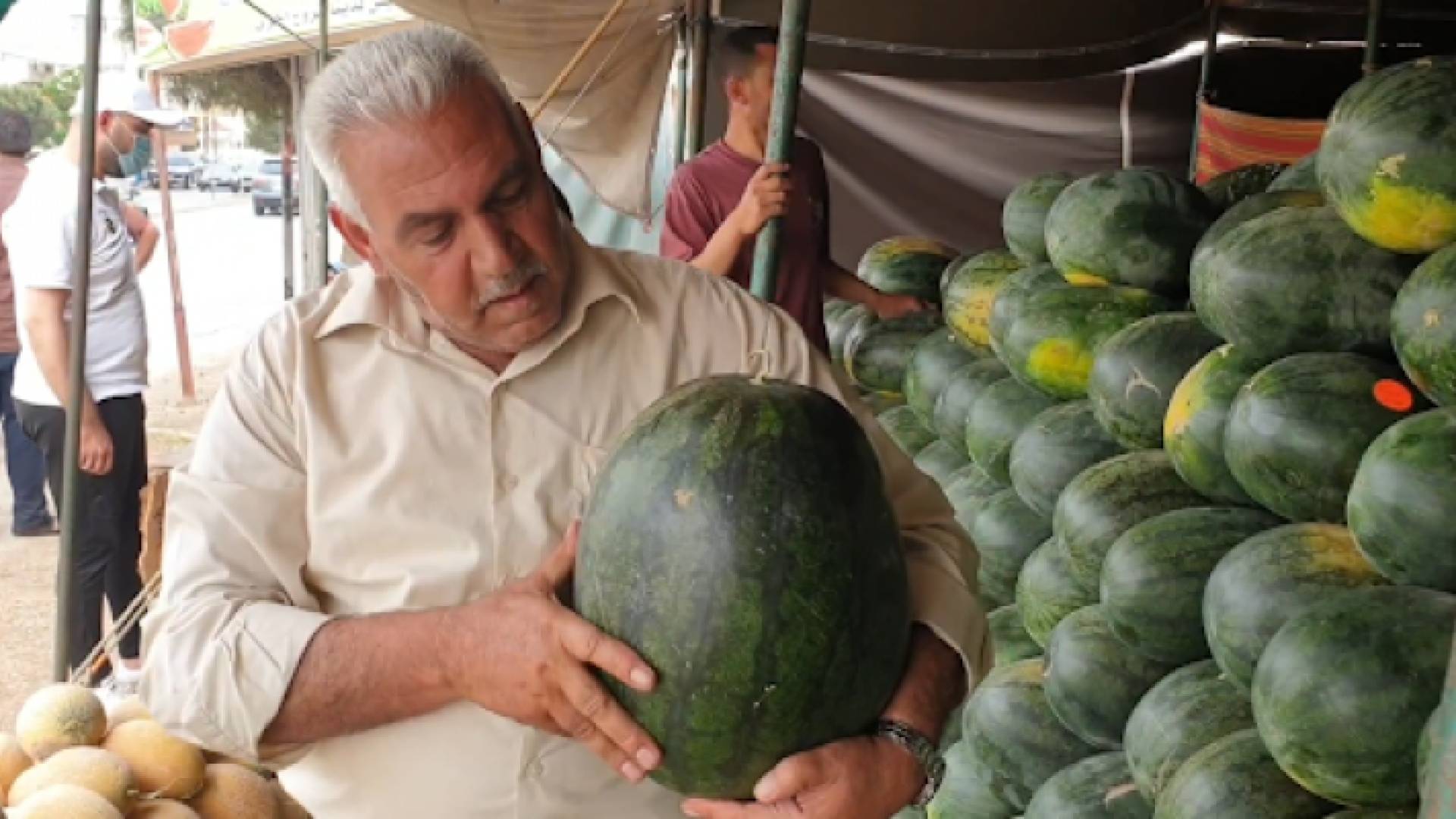 نايف الحمايدة الملقب بـ"ملك البطيخ"