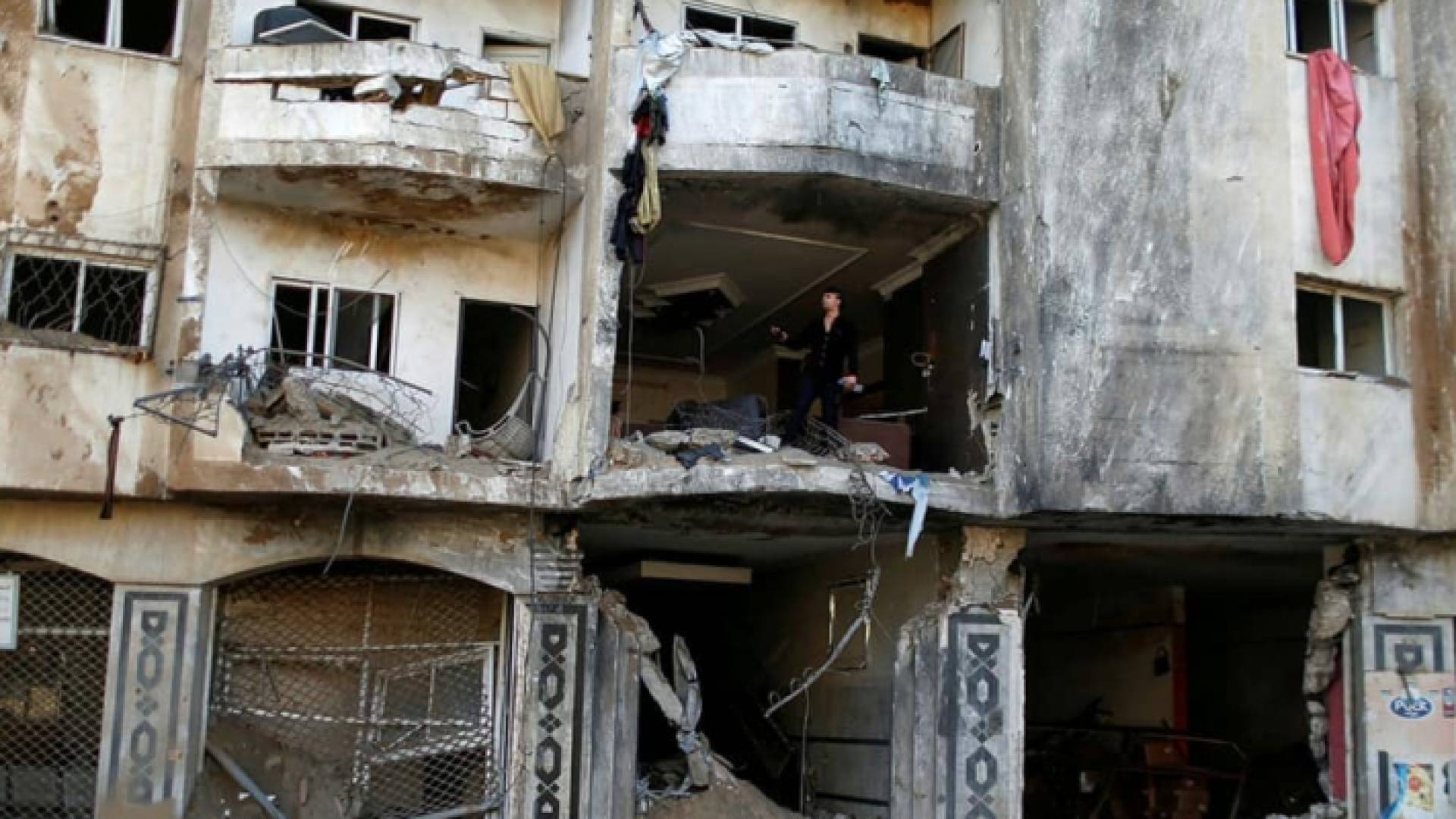 إحدى البنايات التي دمرها الاحتلال الاسرائيلي بقصف صاروخي على قطاع غزة