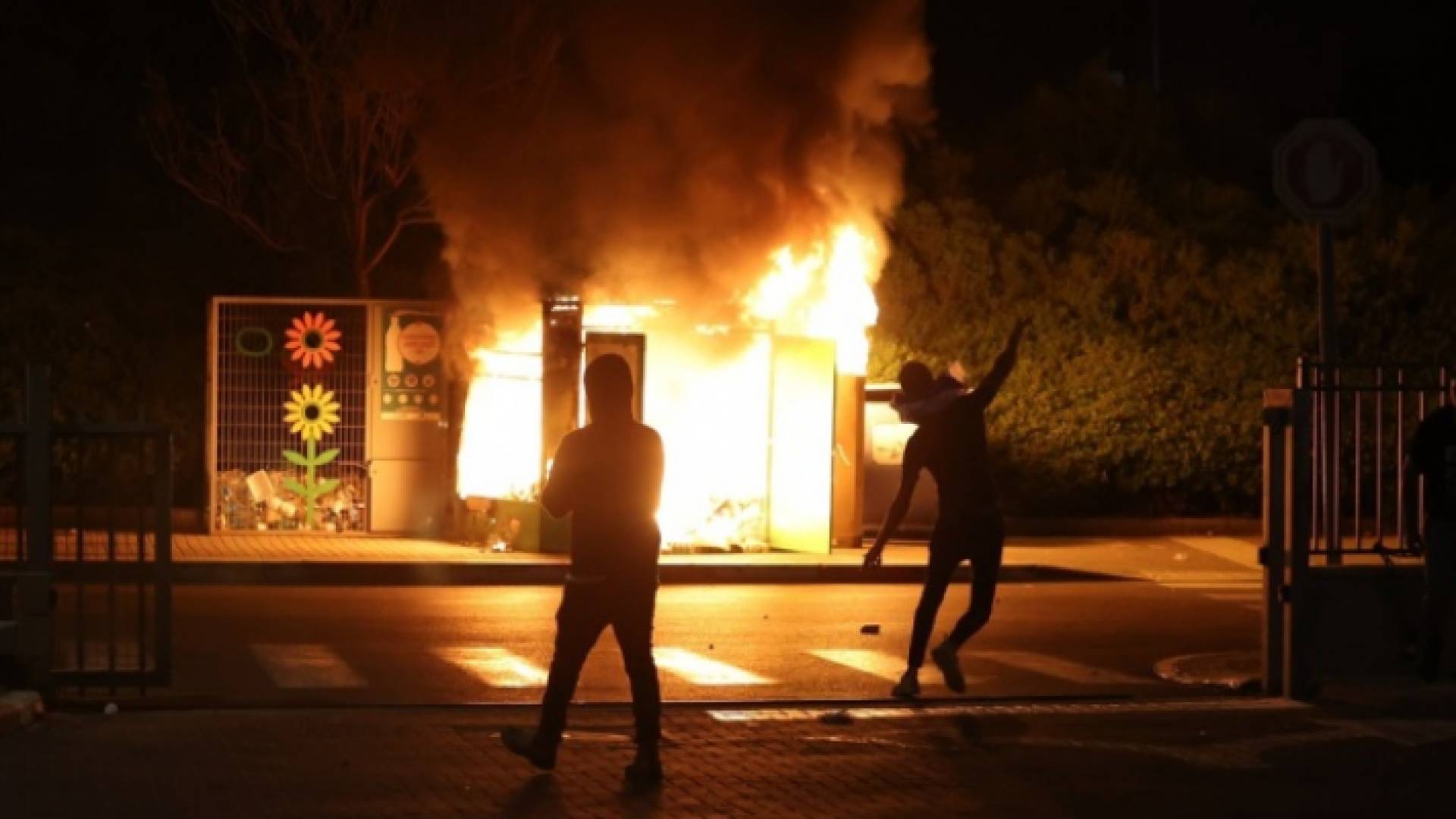 من المواجهات بين الفلسطينيين وجنود الاحتلال الاسرائيلي في اللد المحتلة