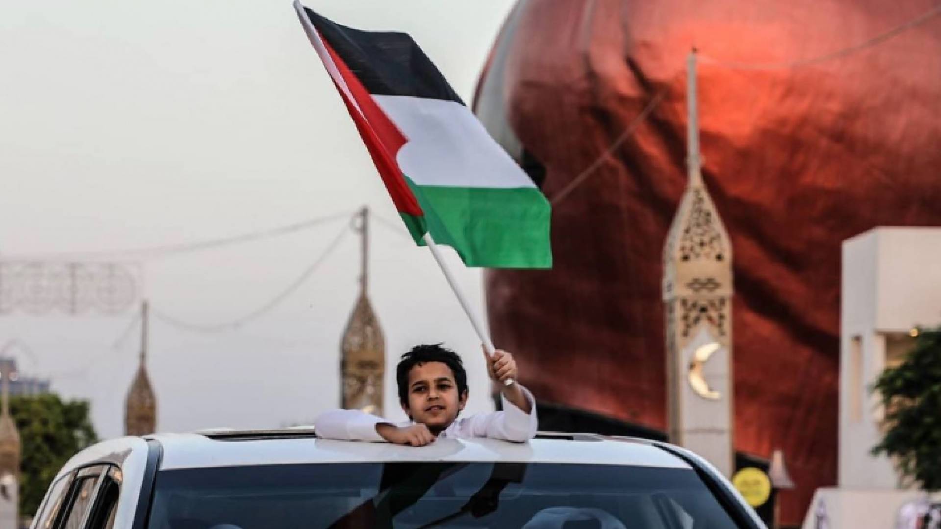 الشارع القطري يعبر عن تضامنه مع الشعب الفلسطيني