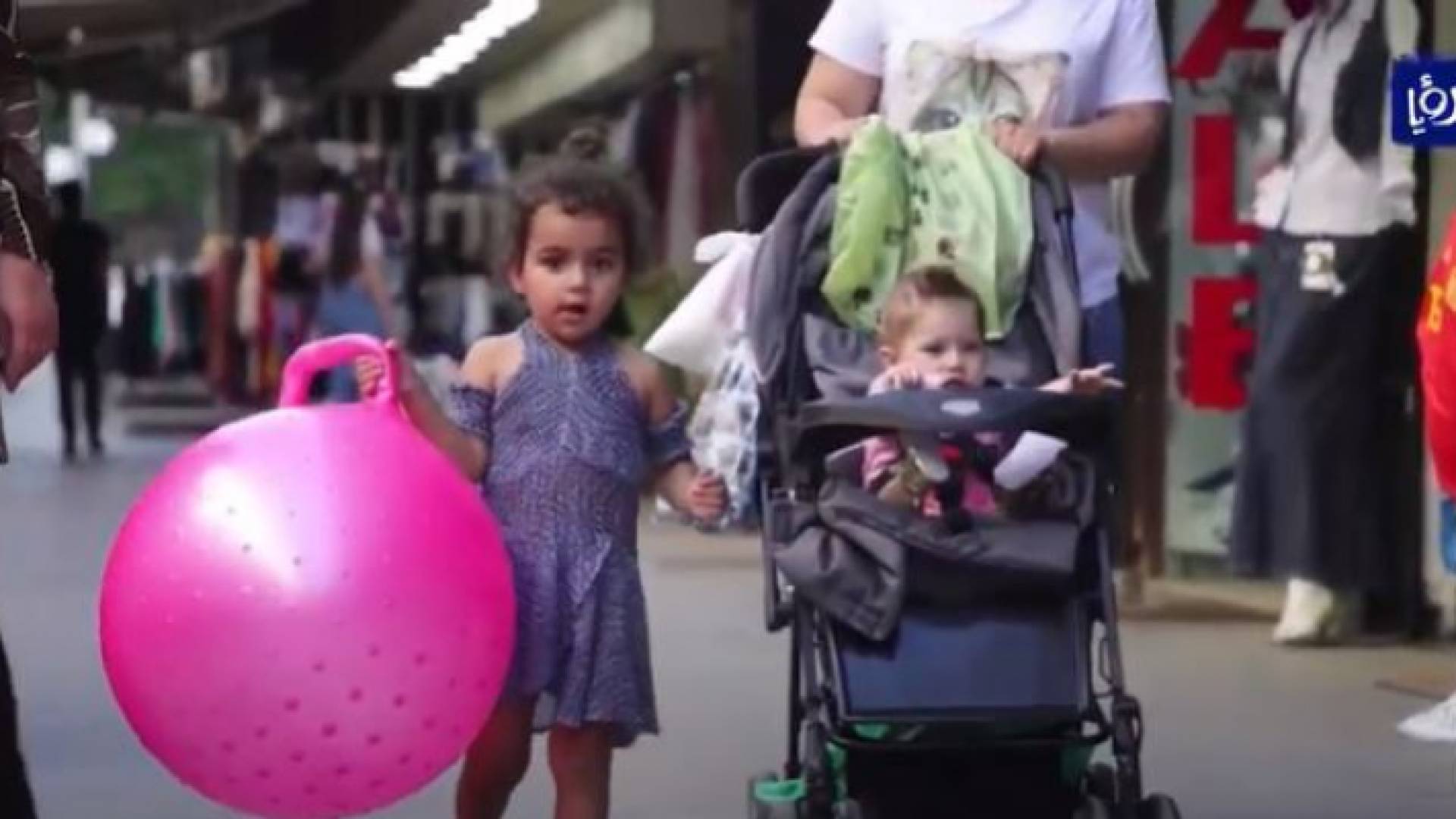 اللبنانيون يستقبلون العيد دون طقوس والصعوبات الاقتصادية في الواجهة