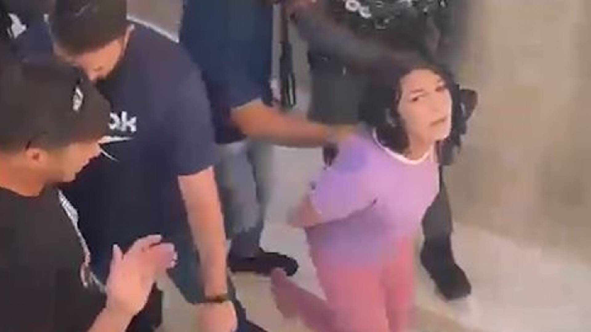 الاحتلال يعتقل الفتاتين تالا وهديل درويش