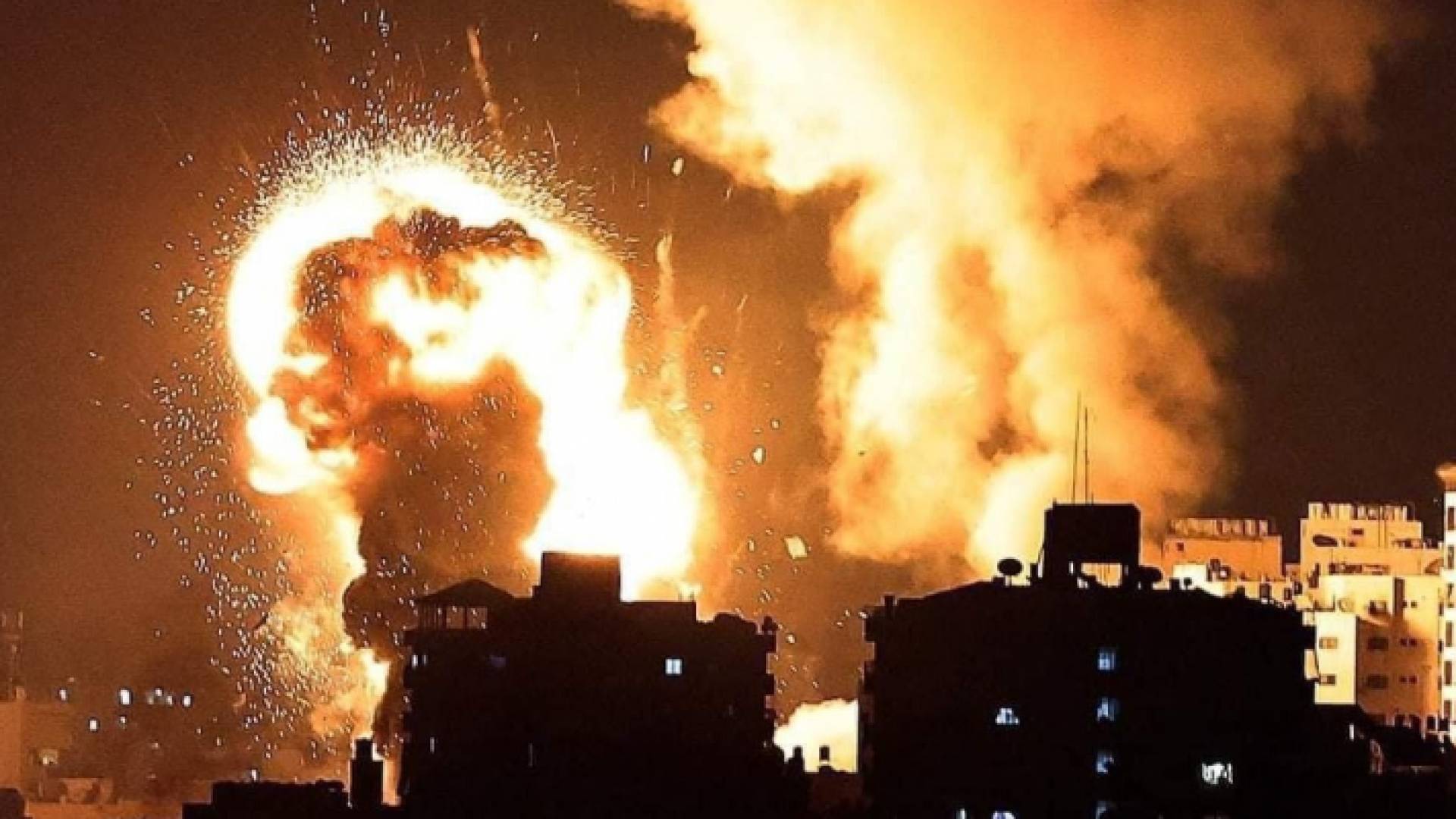 من قصف طائرات الاحتلال الإسرائيلي لقطاع غزة