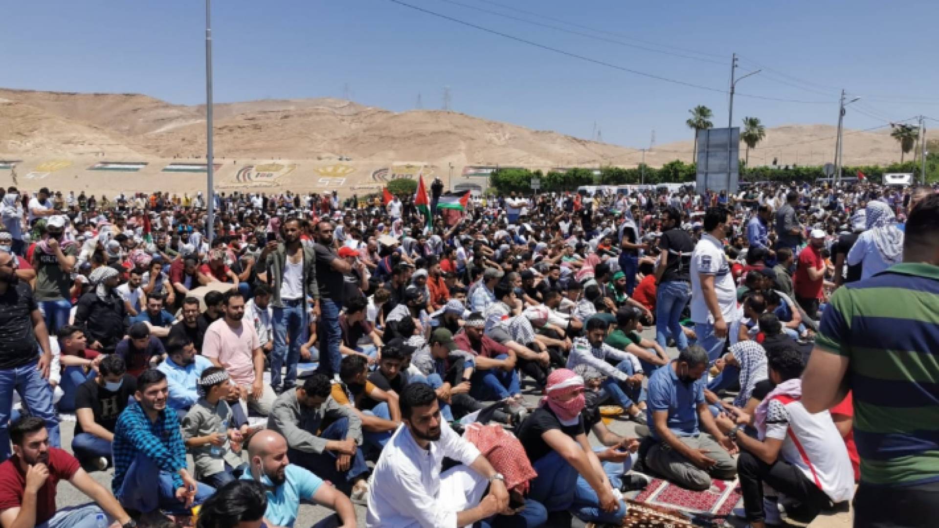 جانب من المسيرة قرب الحدود الأردنية الفلسطينية