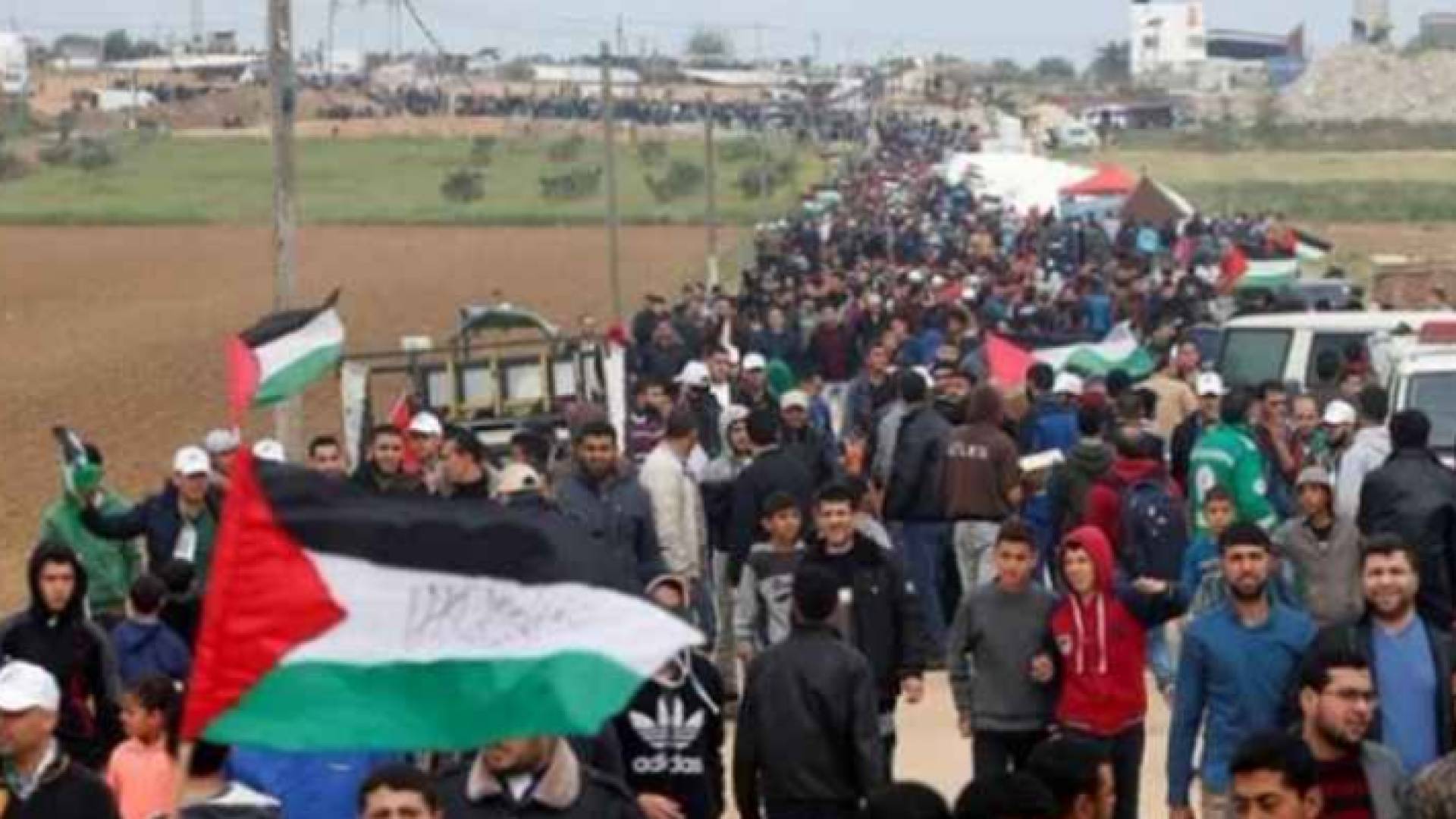 مواطنون أردنيون متجوهون نحو الحدود الأردنية الفلسطينية
