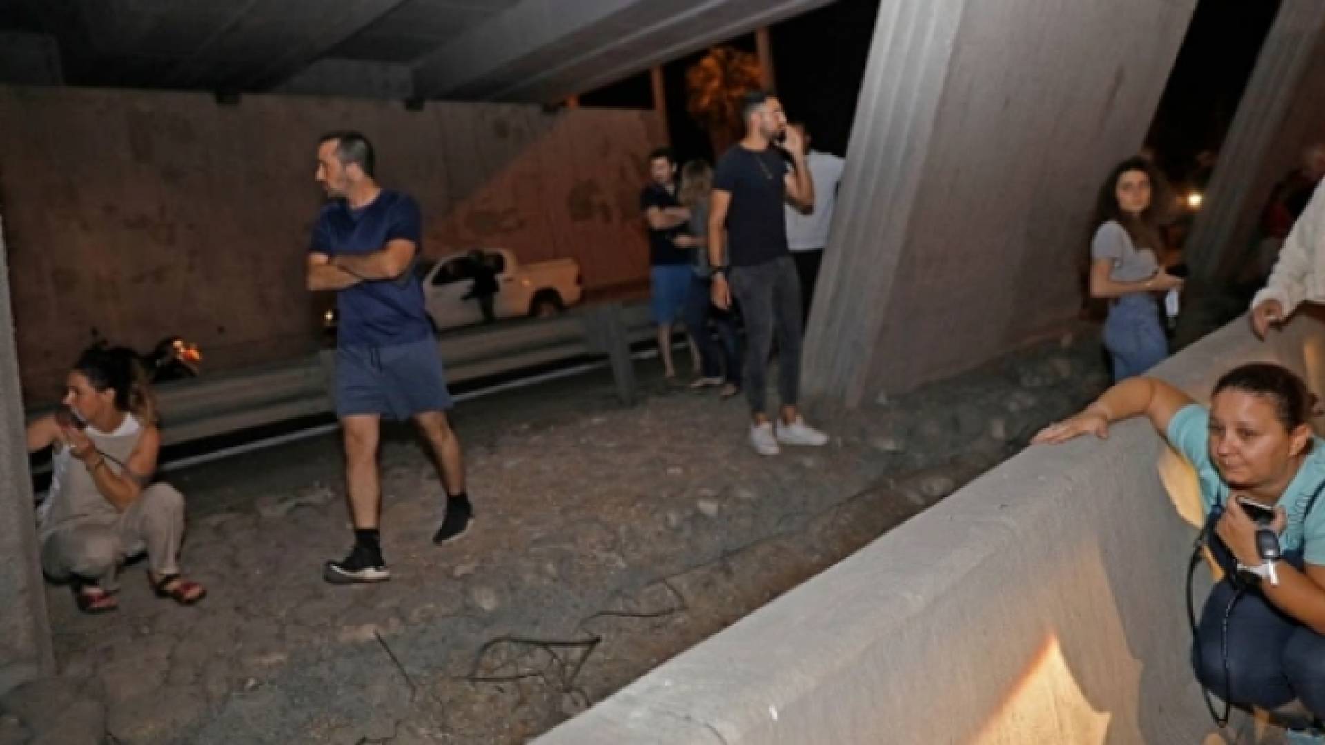 جيش الاحتلال الإسرائيلي يطالب سكان غلاف غزة بالبقاء في الملاجئ