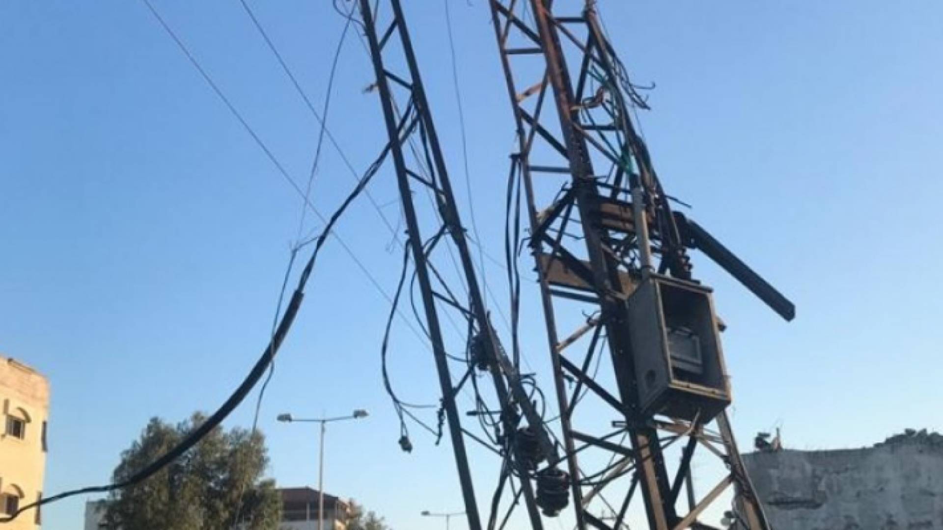 صورة من الدمار بشبكات الكهرباء بغزة بسبب عدوان الاحتلال الإسرائيلي