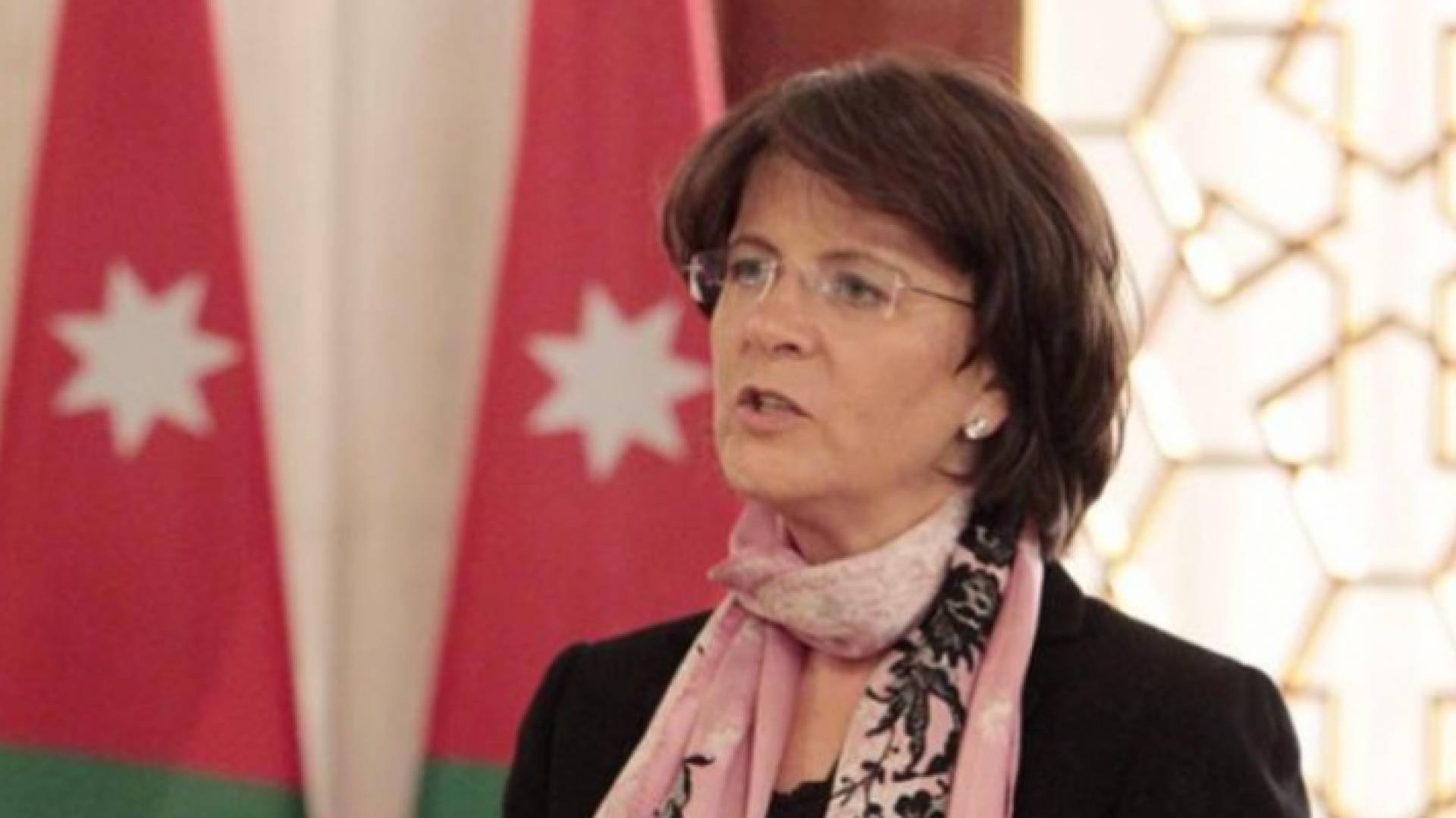 سفيرة الأردن لدى اليابان لينا عناب