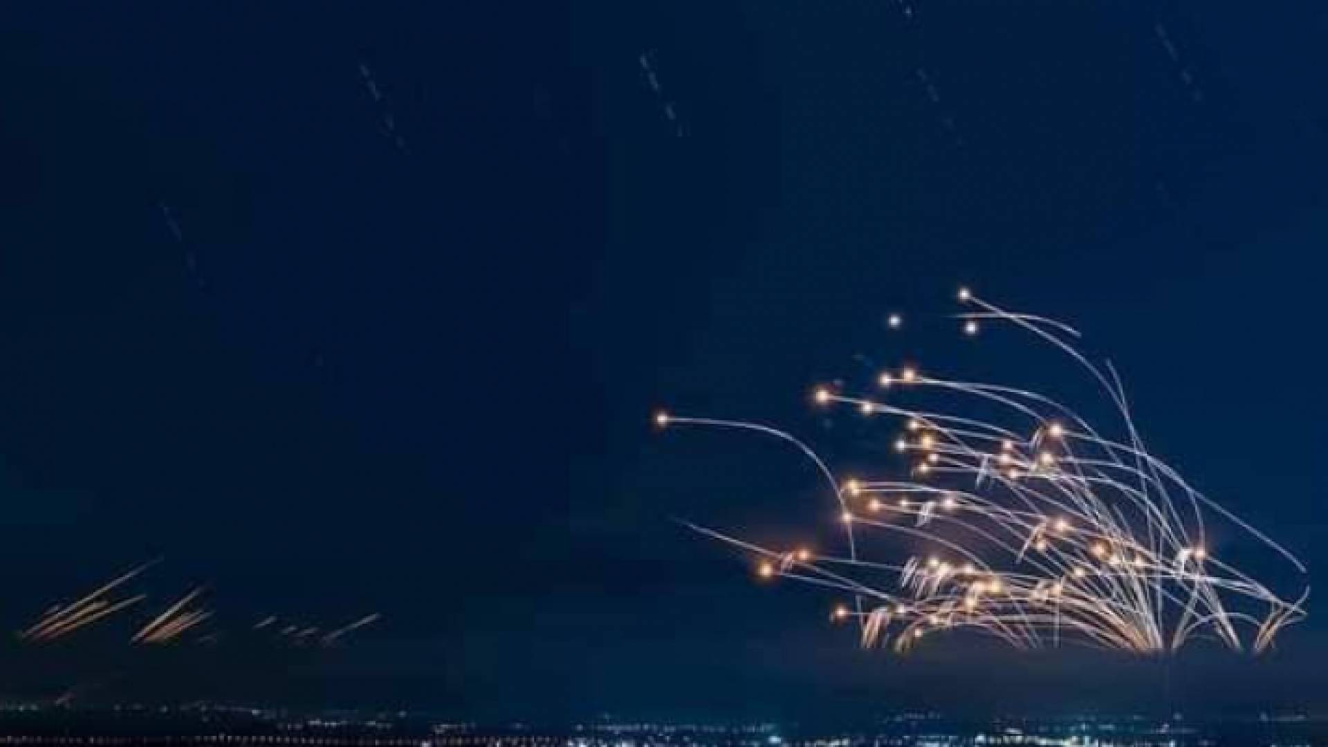 صواريخ المقاومة الفلسطينية تسقط في مناطق تابعة للاحتلال الاسرائيلي