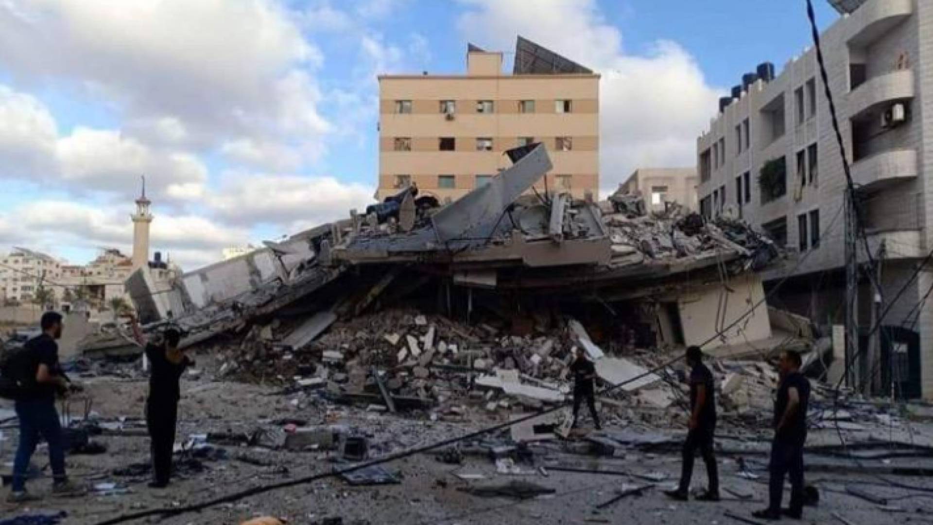 جانب من الدمار نتيجة القصف المتواصل على قطاع غزة