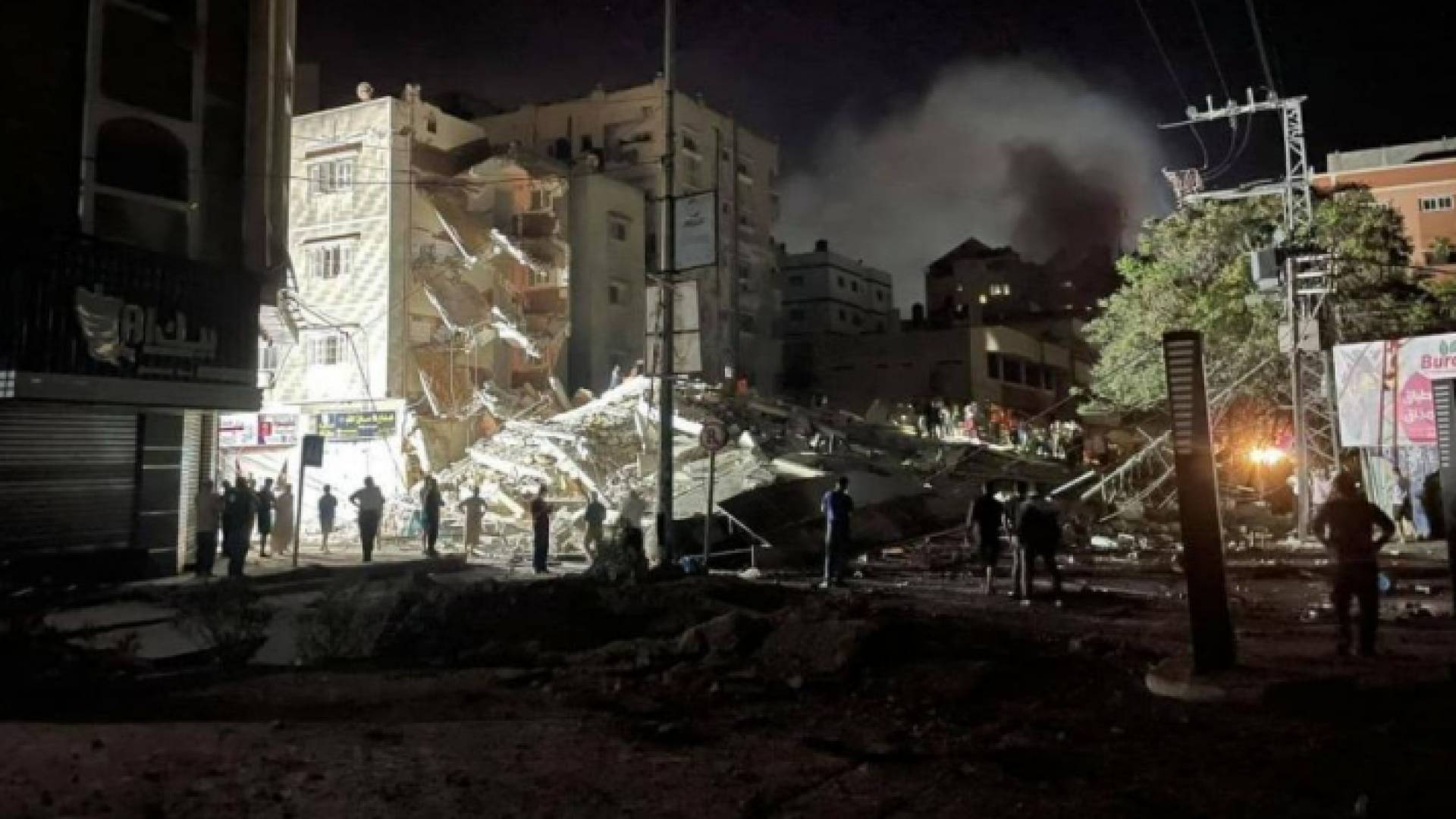 ارتقى بين الشهداء طبيبين