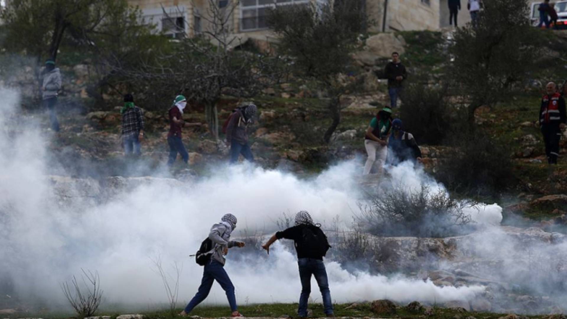 من المواجهات بين الفلسطينيين والاحتلال الاسرائيلي في البيرة