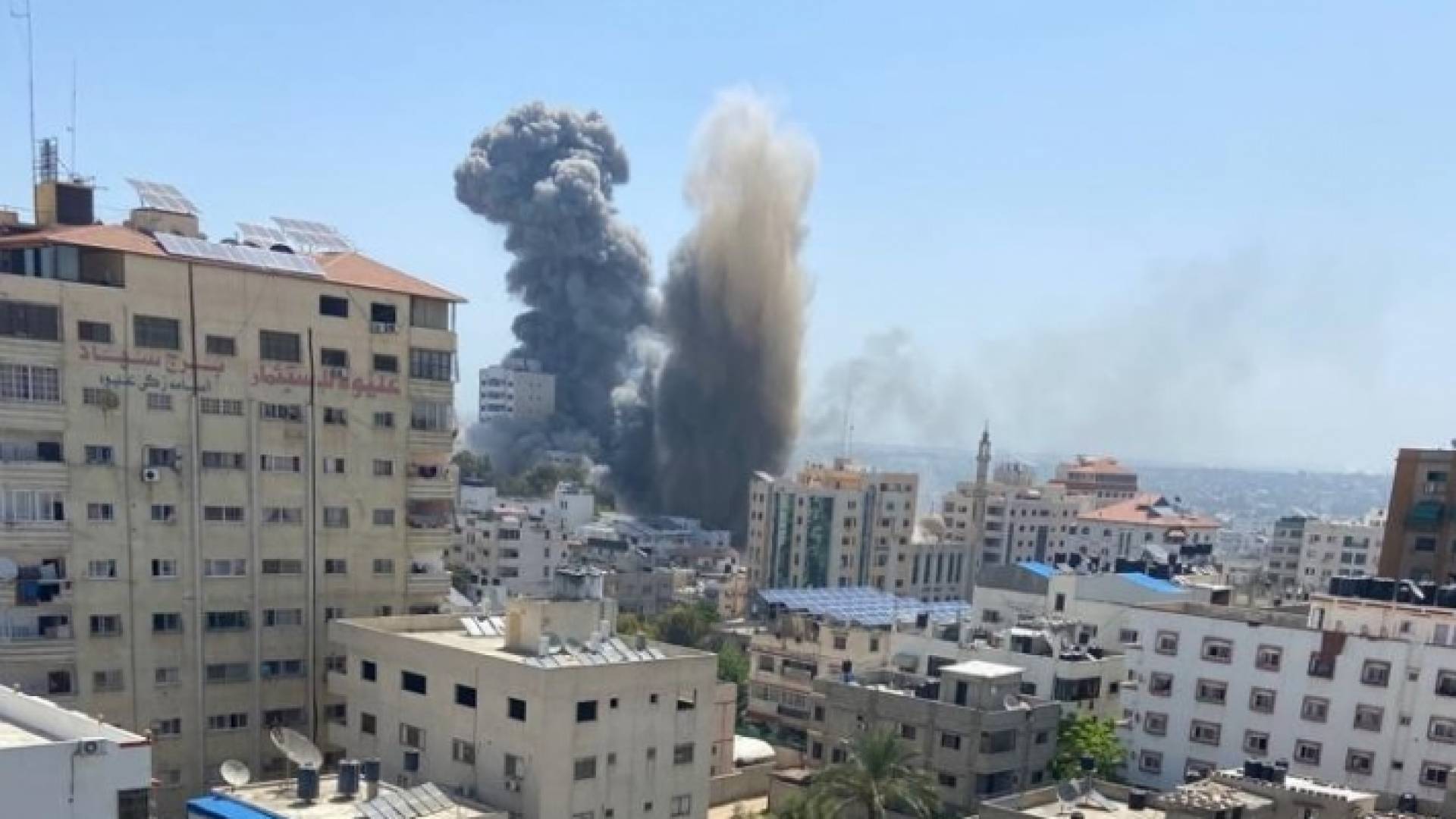 شهداء جدد بقصف مبان سكنية في شارع الشهداء وسط غزة