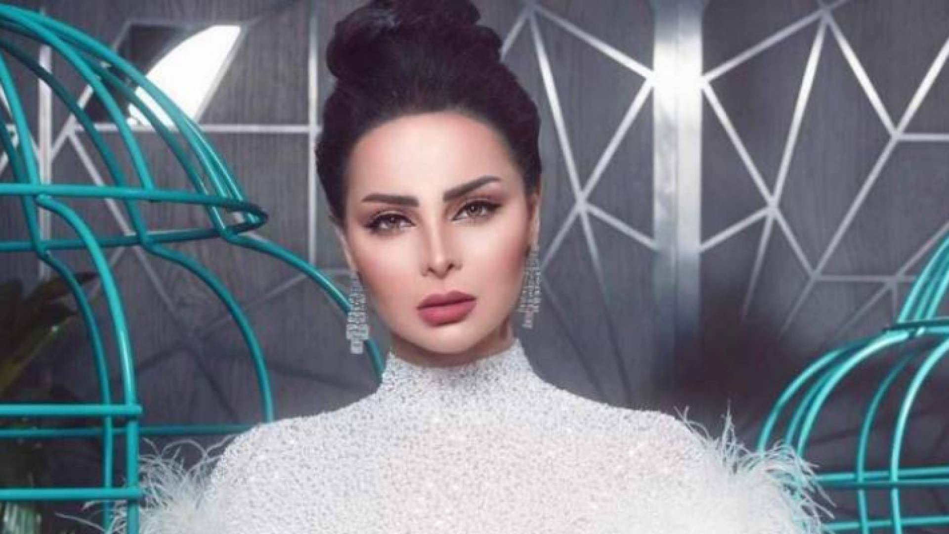 الفنانة ديانا كرزون