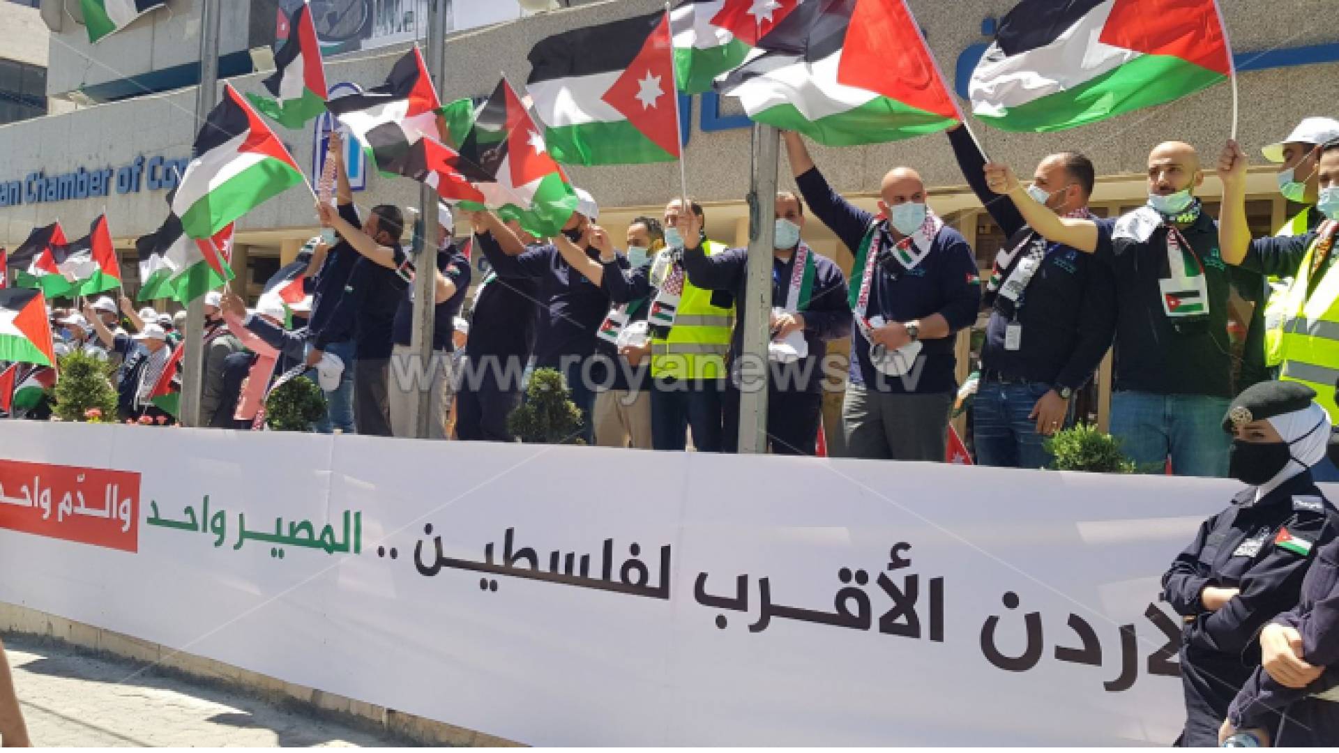 الصورة من الوقفة