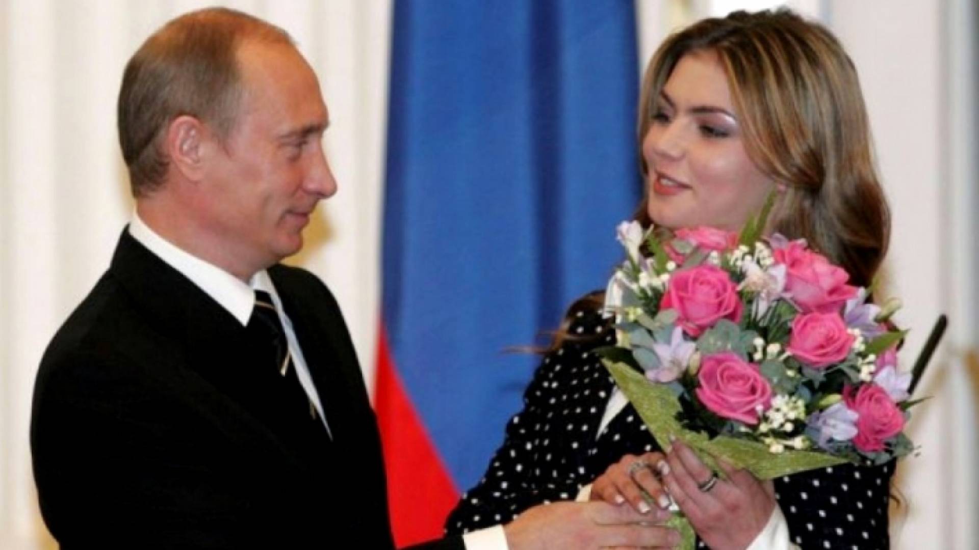 بوتين ولاعبة الجمباز الروسية