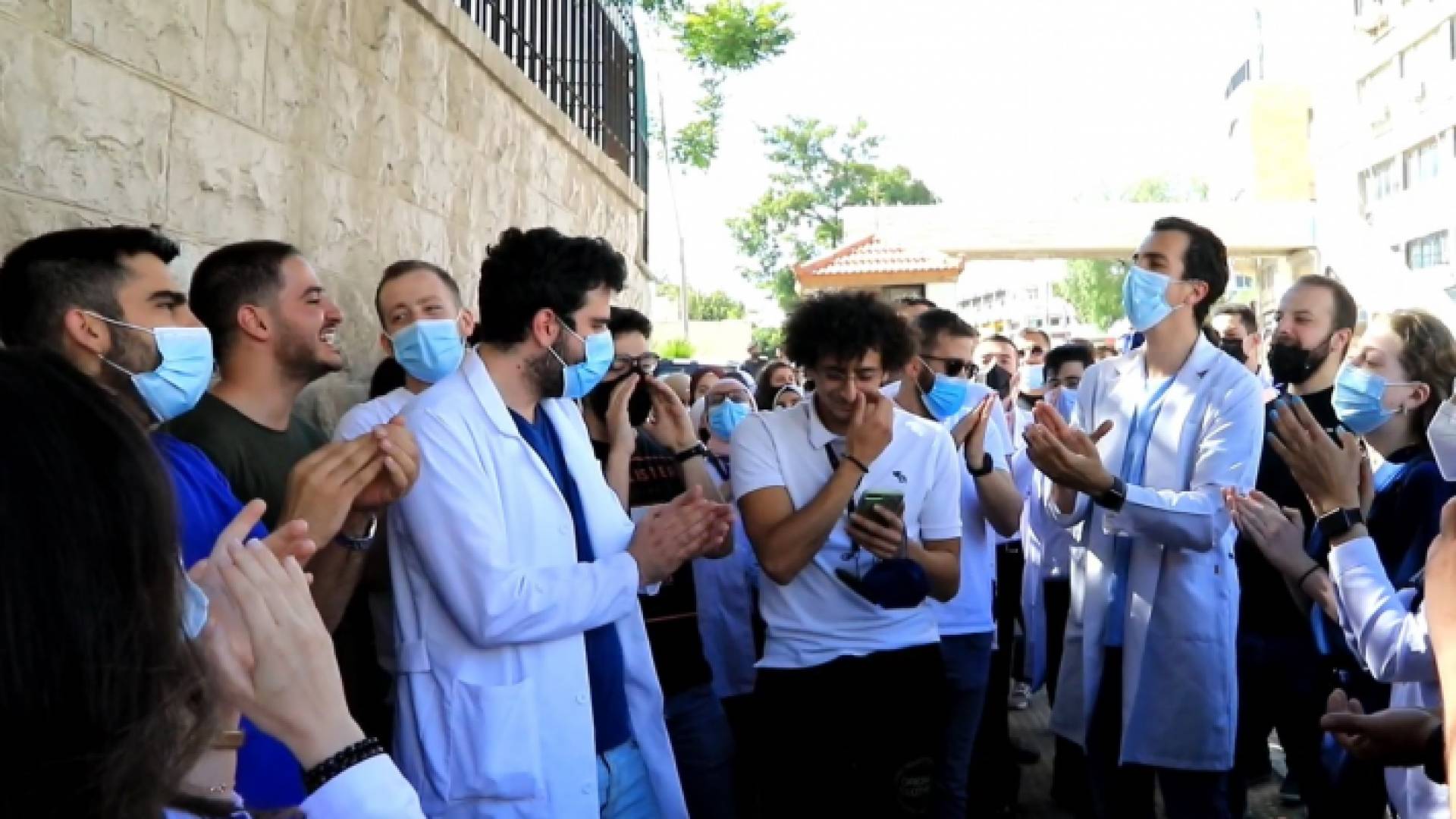 من اعتصام طلاب الطب أمام الوزارة