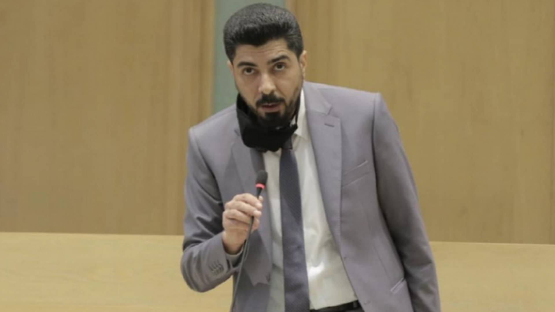 النائب الدكتور احمد عشا