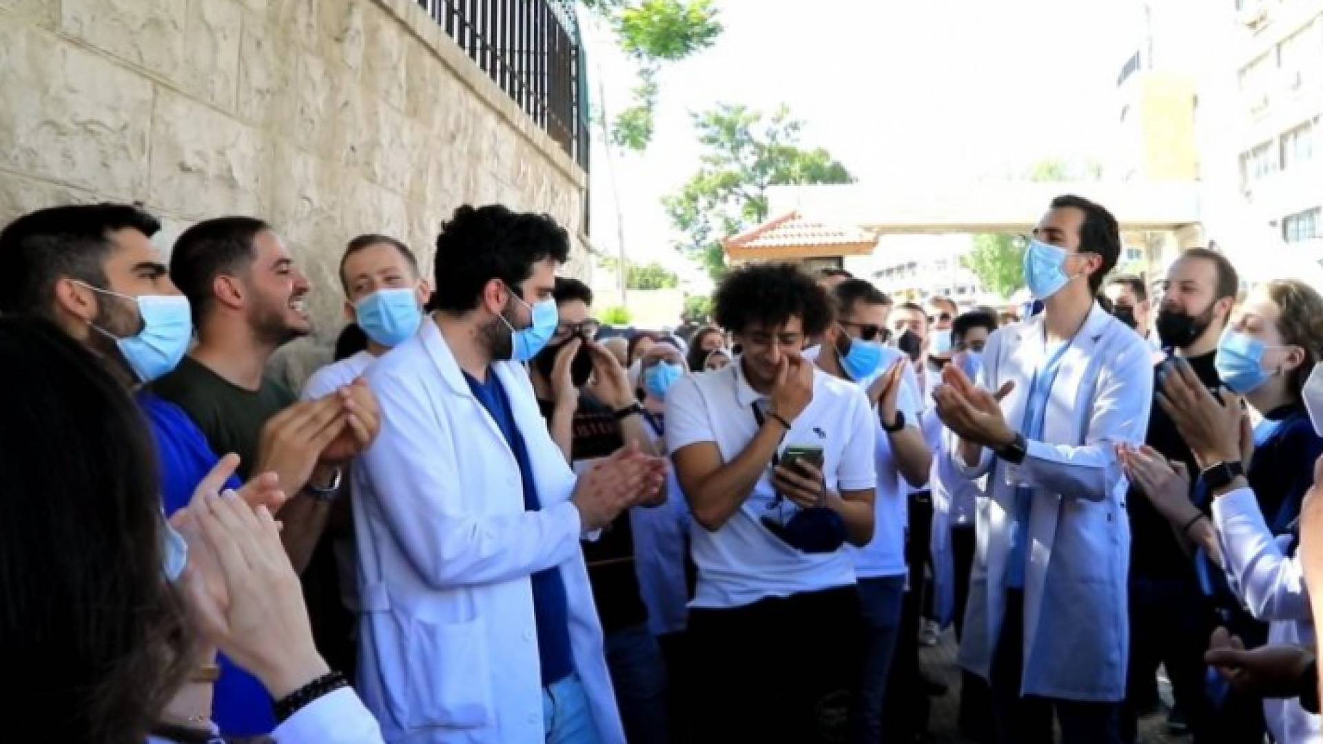 من احتجاجات طلبة الطب وطب الأسنان