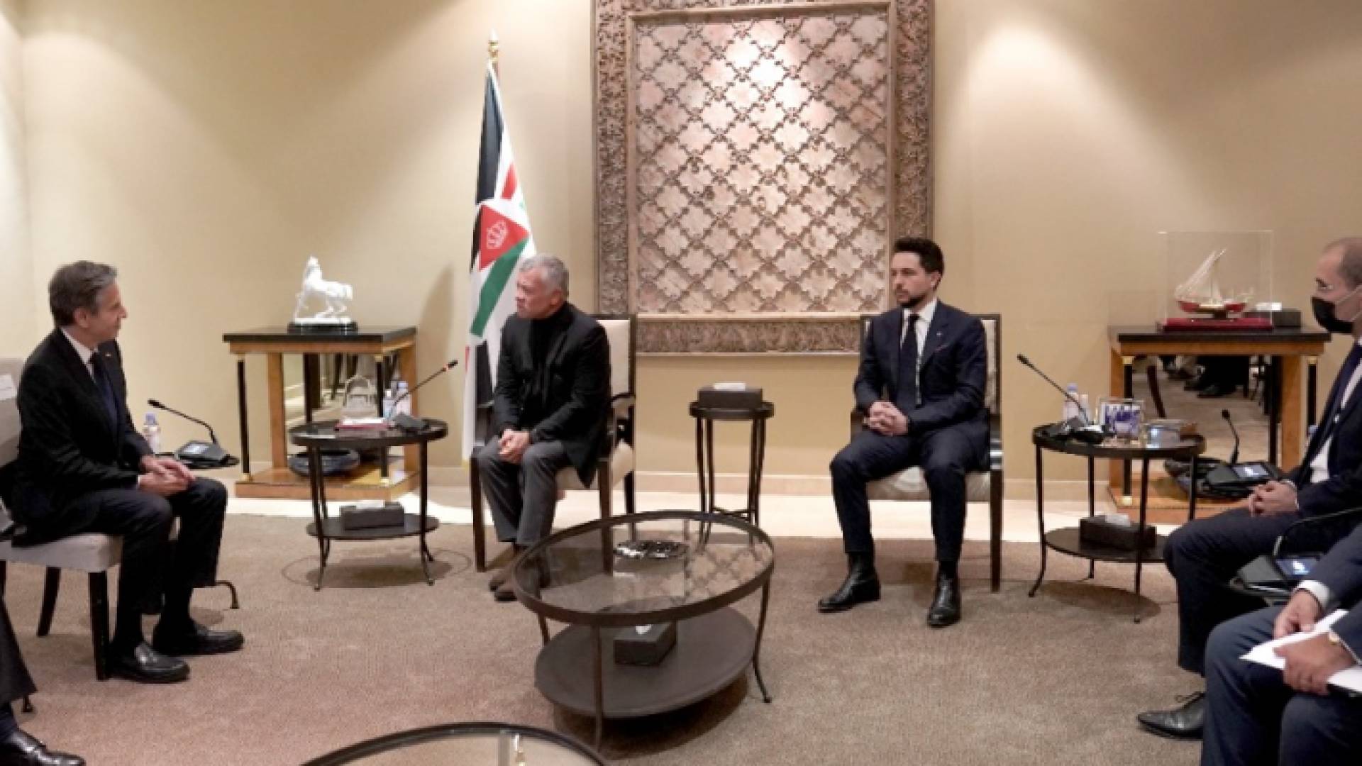 الملك يستقبل بلينكن