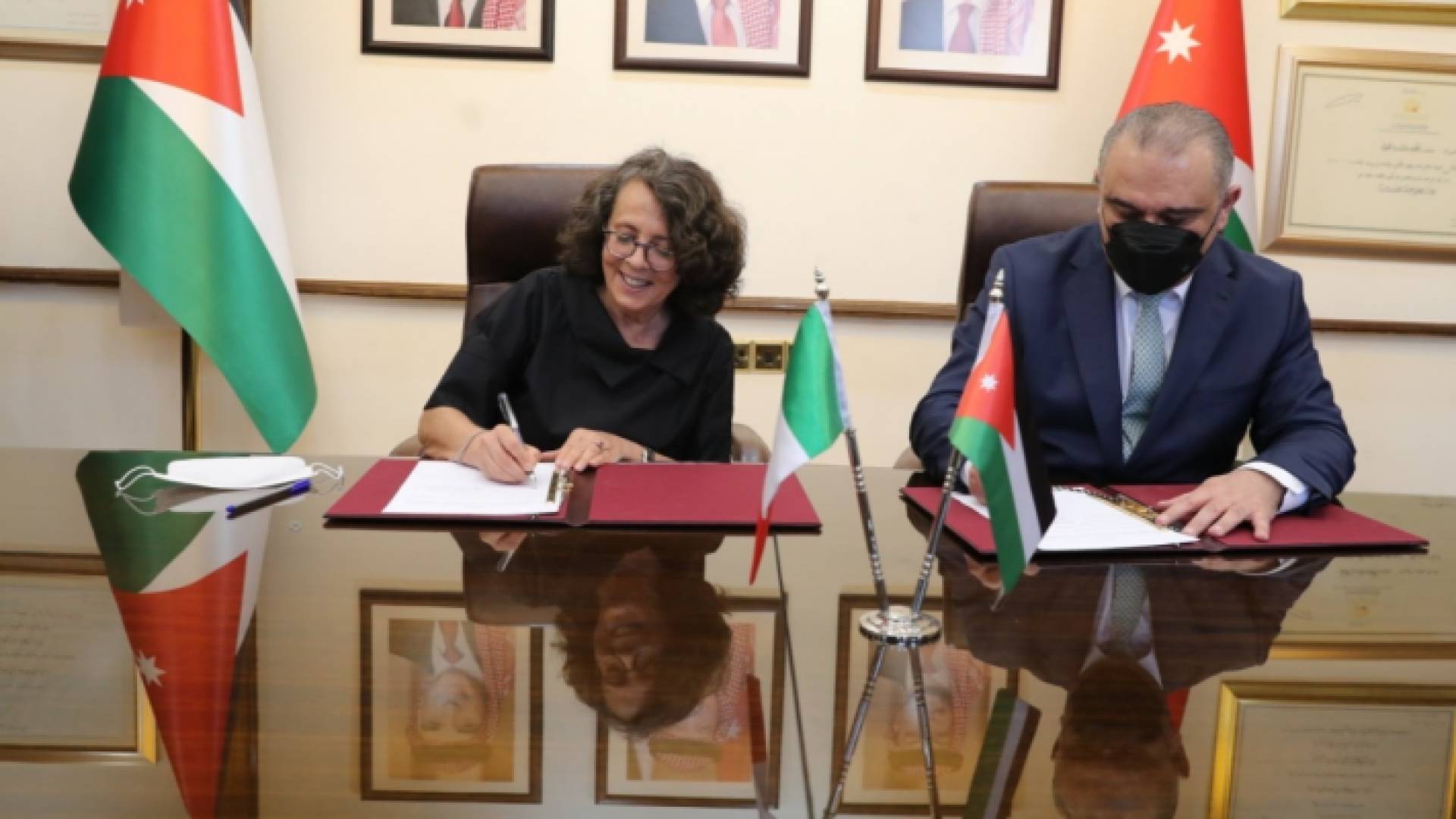 توقيع اتفاقية حزمة مساعدات انمائية للأردن بقيمة 235 مليون يورو للأعوام (2021-2023)