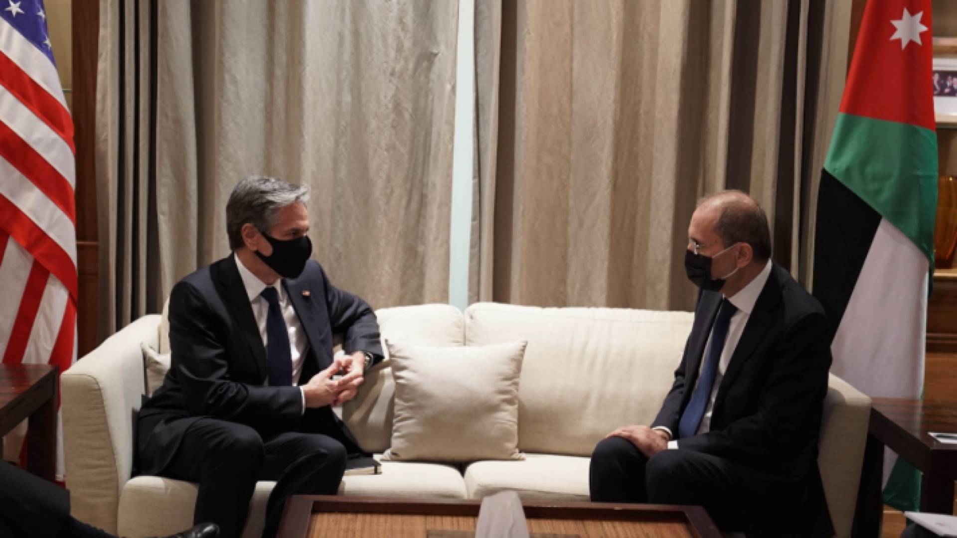 خلال لقاء وزير الخارجية أيمن الصفدي بنظيره الأمريكي
