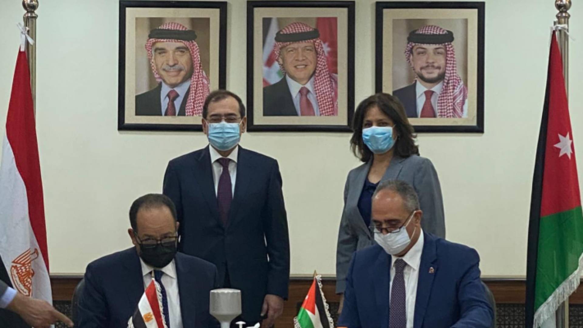 جانب من توقيع الاتفاقية