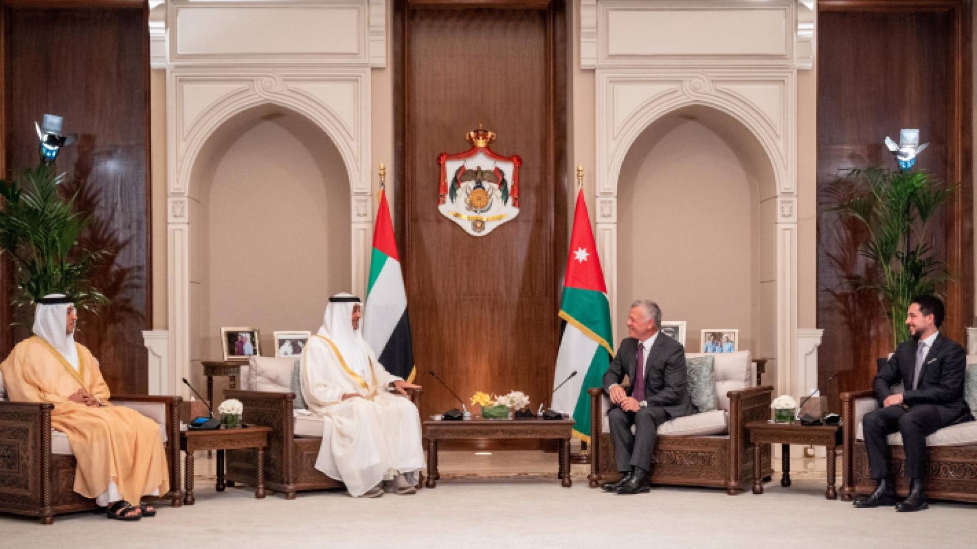 من اللقاء