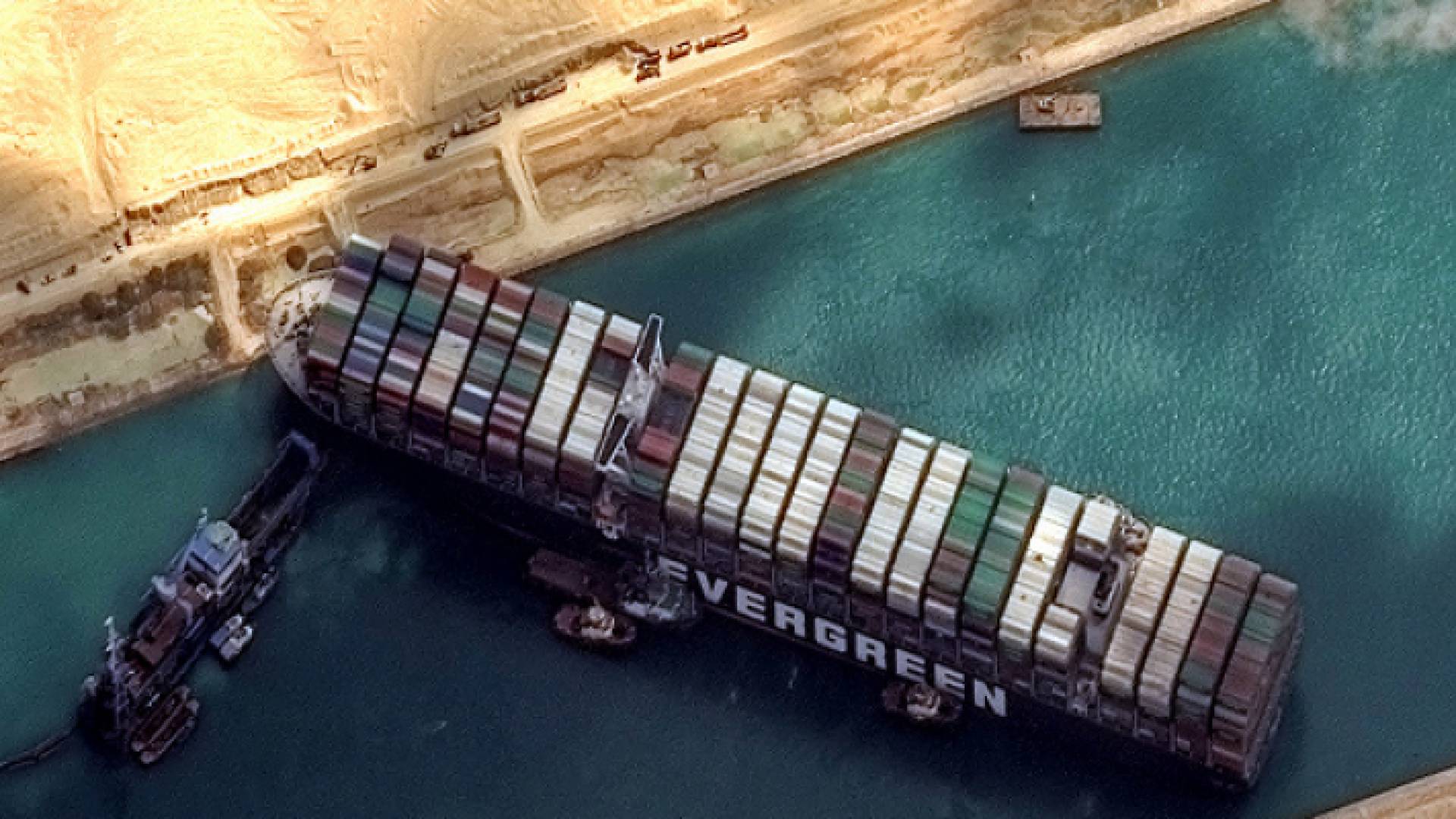 هيئة قناة السويس تكشف سبب جنوح السفينة العملاقة إيفر جيفن