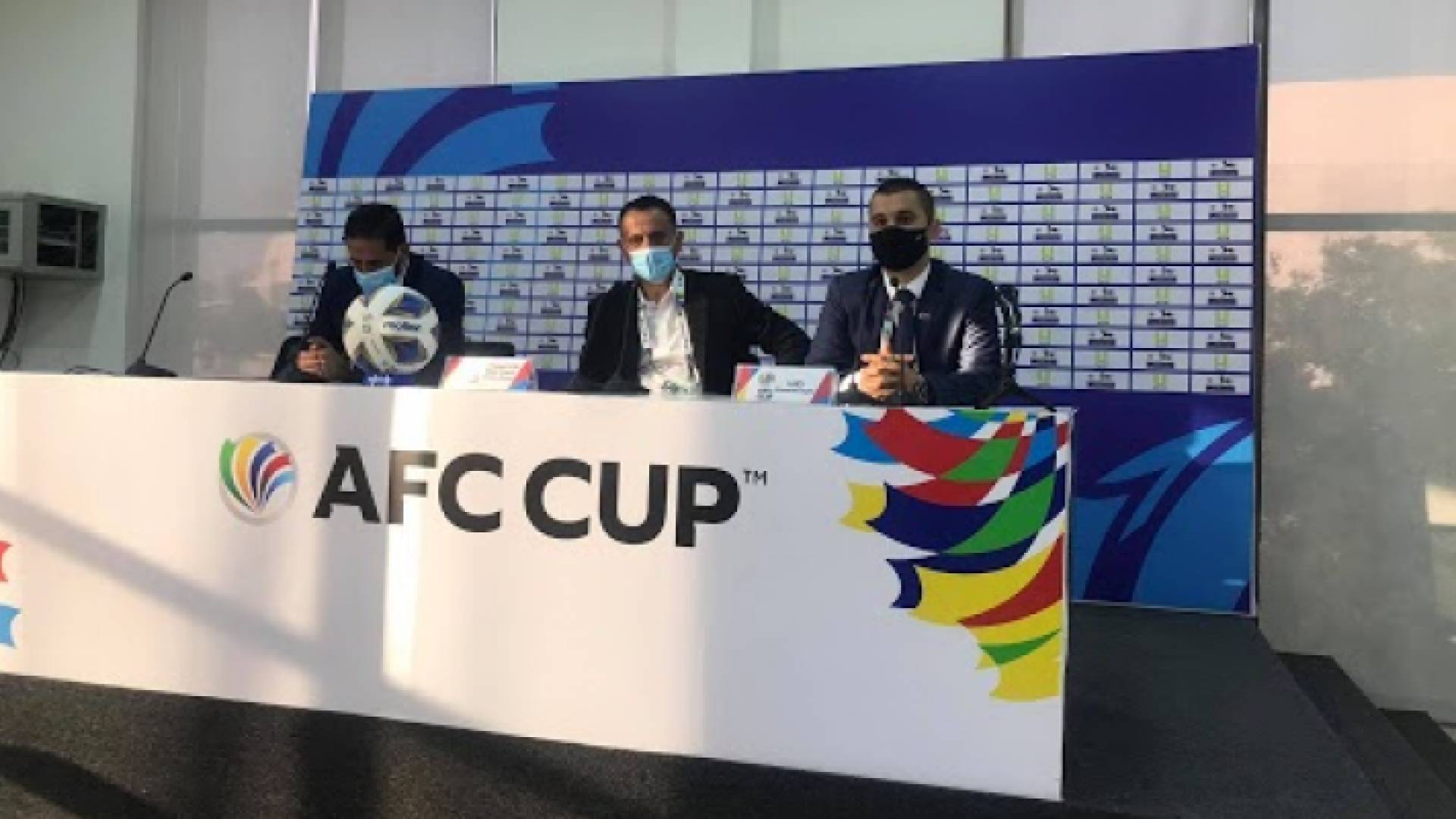 المدير الفني لفريق الفيصلي حسام السيد في المؤتمر الصحفي