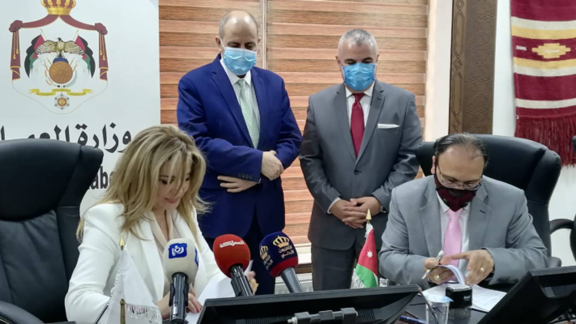 جانب من توقيع اتفاقيات توفير فرص عمل بحضور وزير العمل يوسف الشمالي