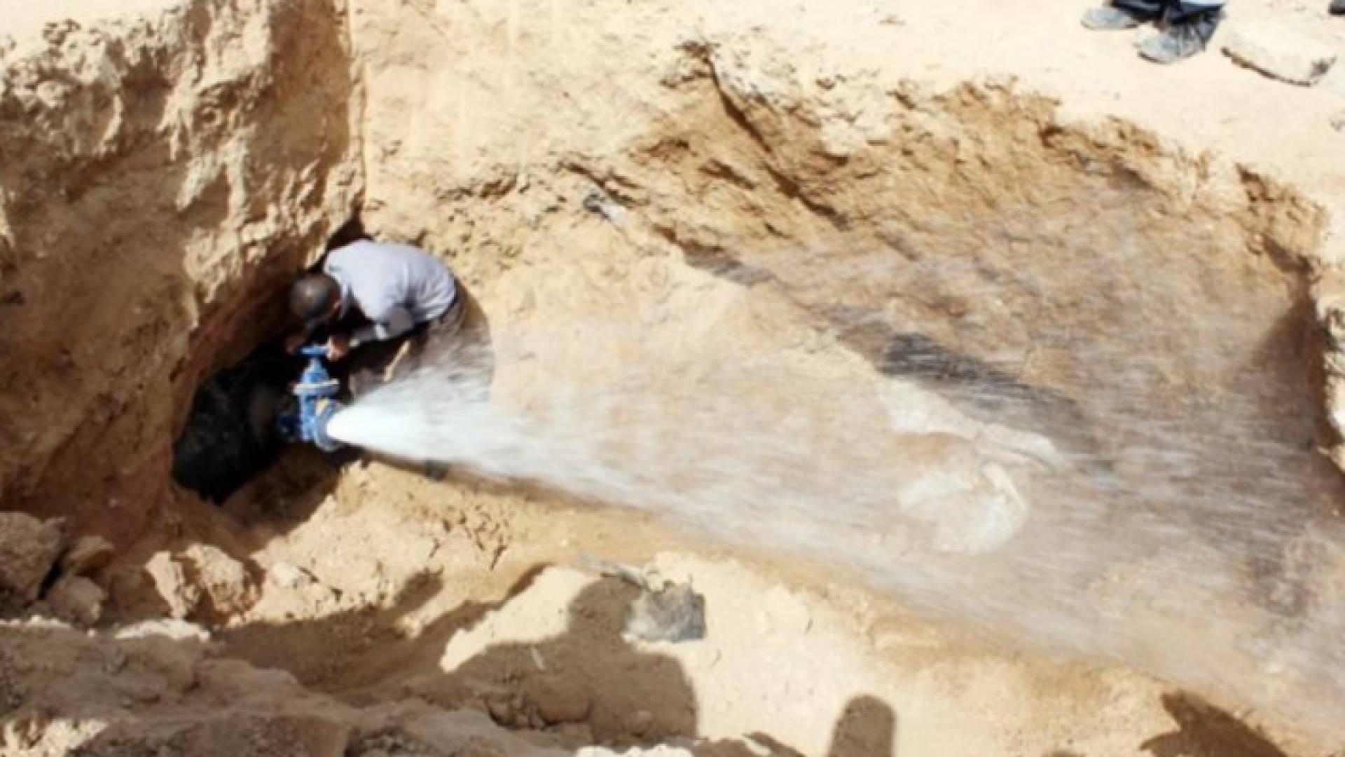 خلال ضبط اعتداء على أحد خطوط المياه - أرشيفية