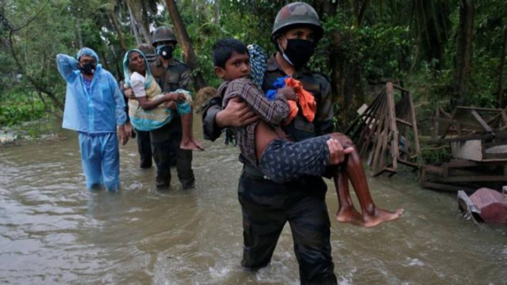 الإعصار خلف أضرارا جسيمة