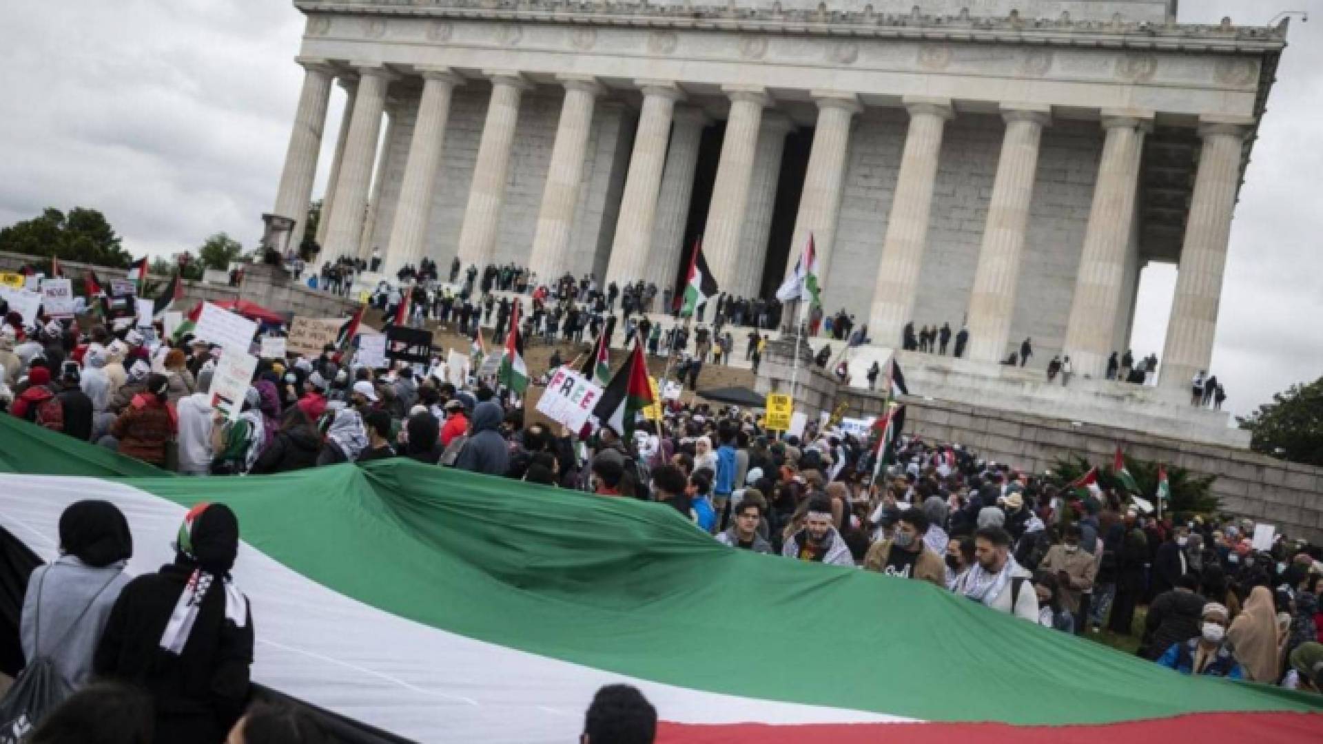 جانب من المظاهرة المؤيدة للفلسطينيين في واشنطن