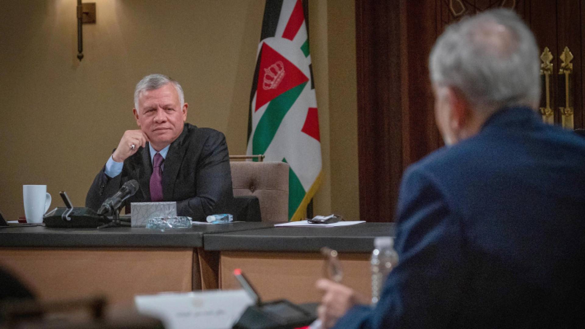 جلالة الملك عبدالله الثاني يلتقي شخصيات سياسية في قصر الحسينية