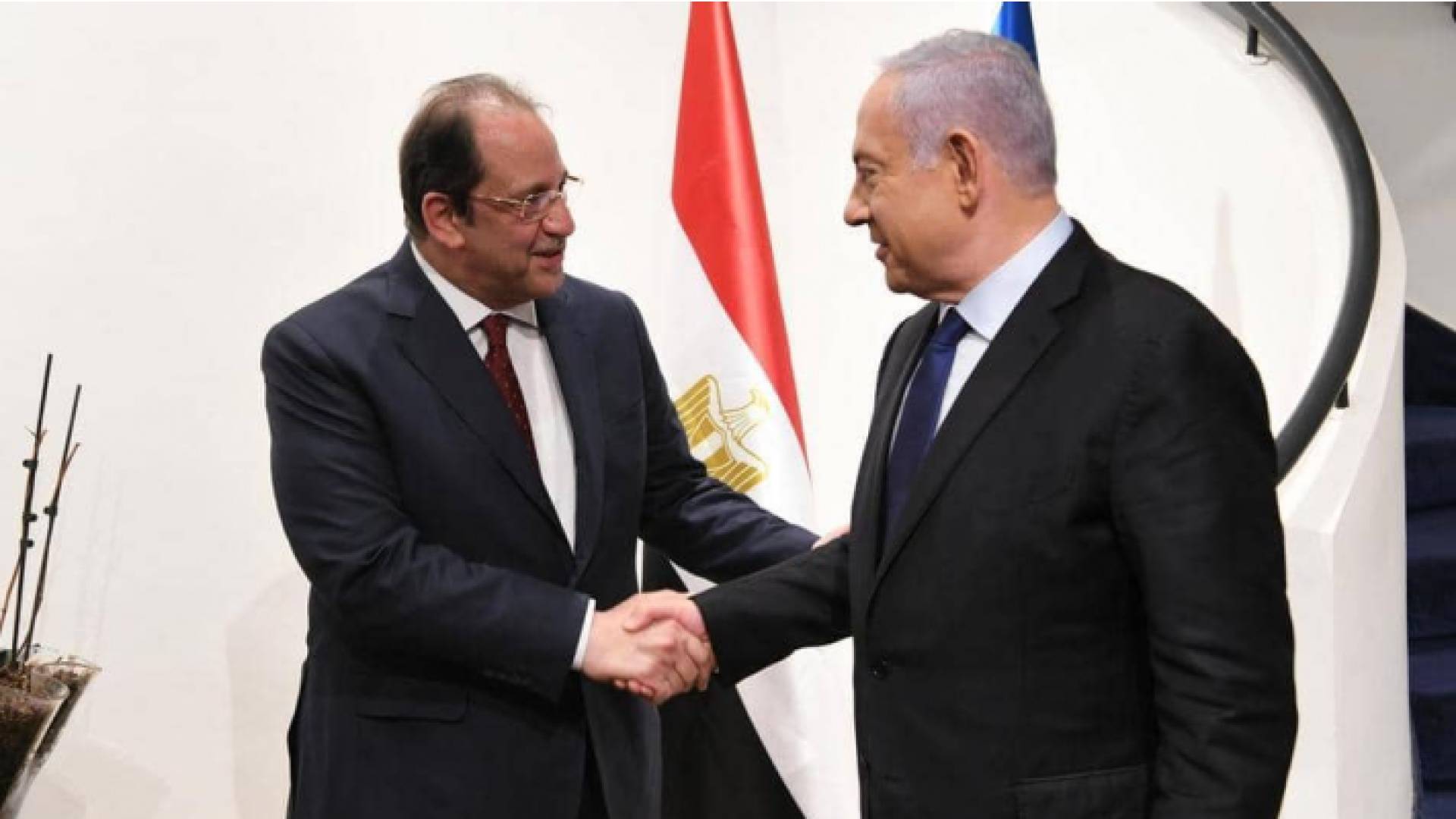 نتنياهو ورئيس المخابرات المصرية اللواء عباس كامل