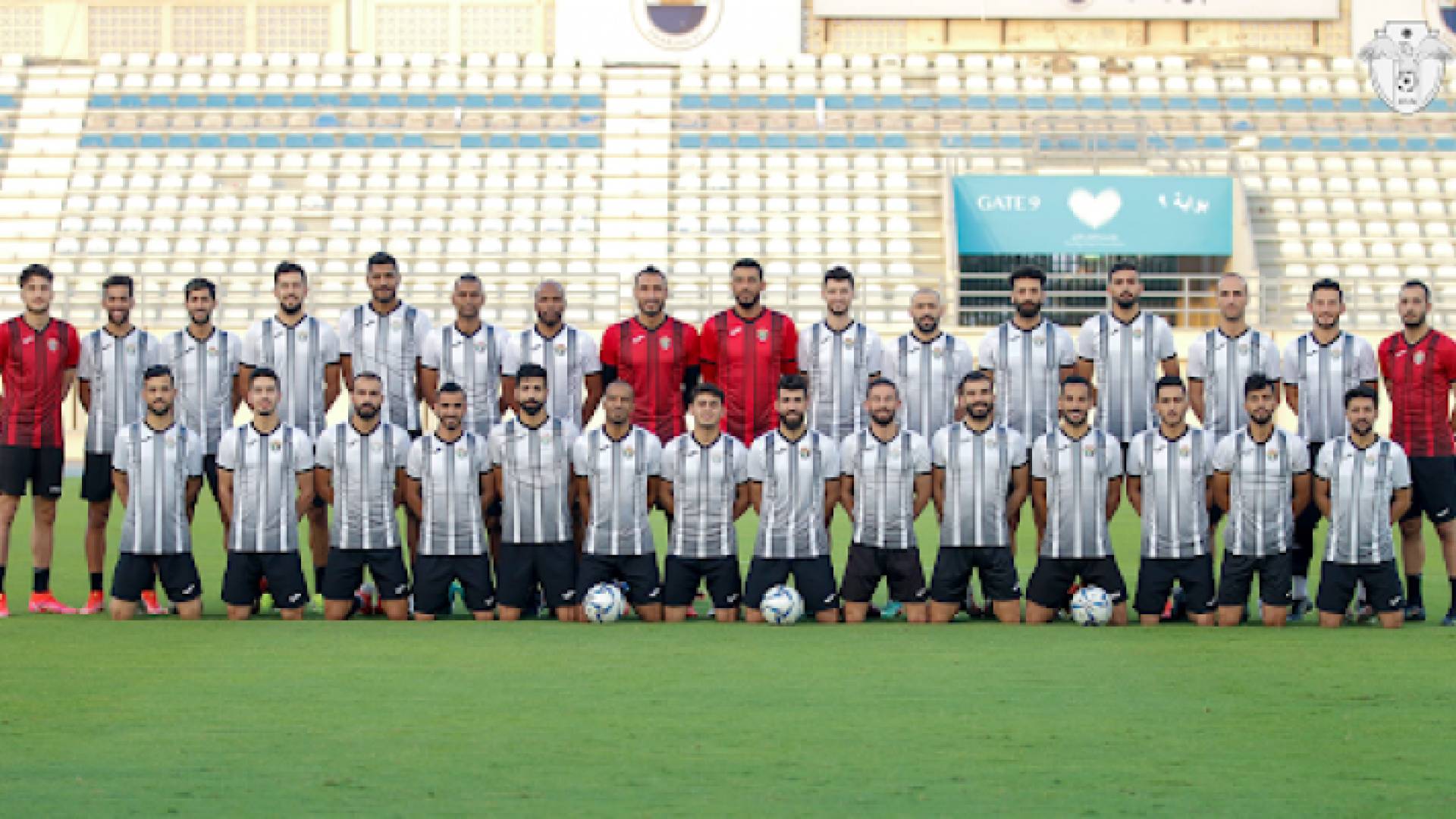 لاعبو المنتخب الوطني لكرة القدم