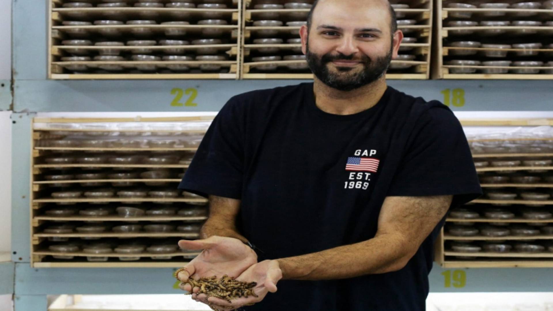 رجل الأعمال الكويتي جاسم محمد بوعباس