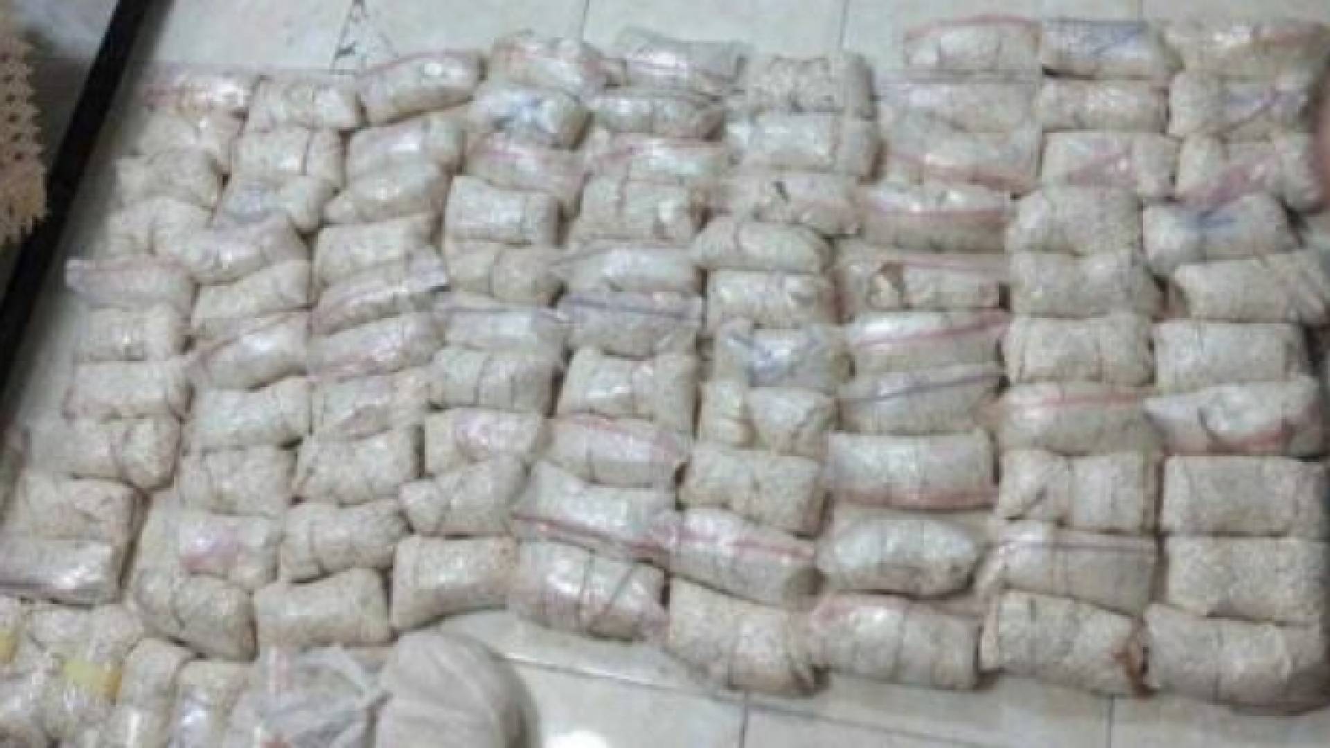 جانب من المضبوطات التي تمت محاولة ادخالها من الأراضي السورية باتجاه الأردن