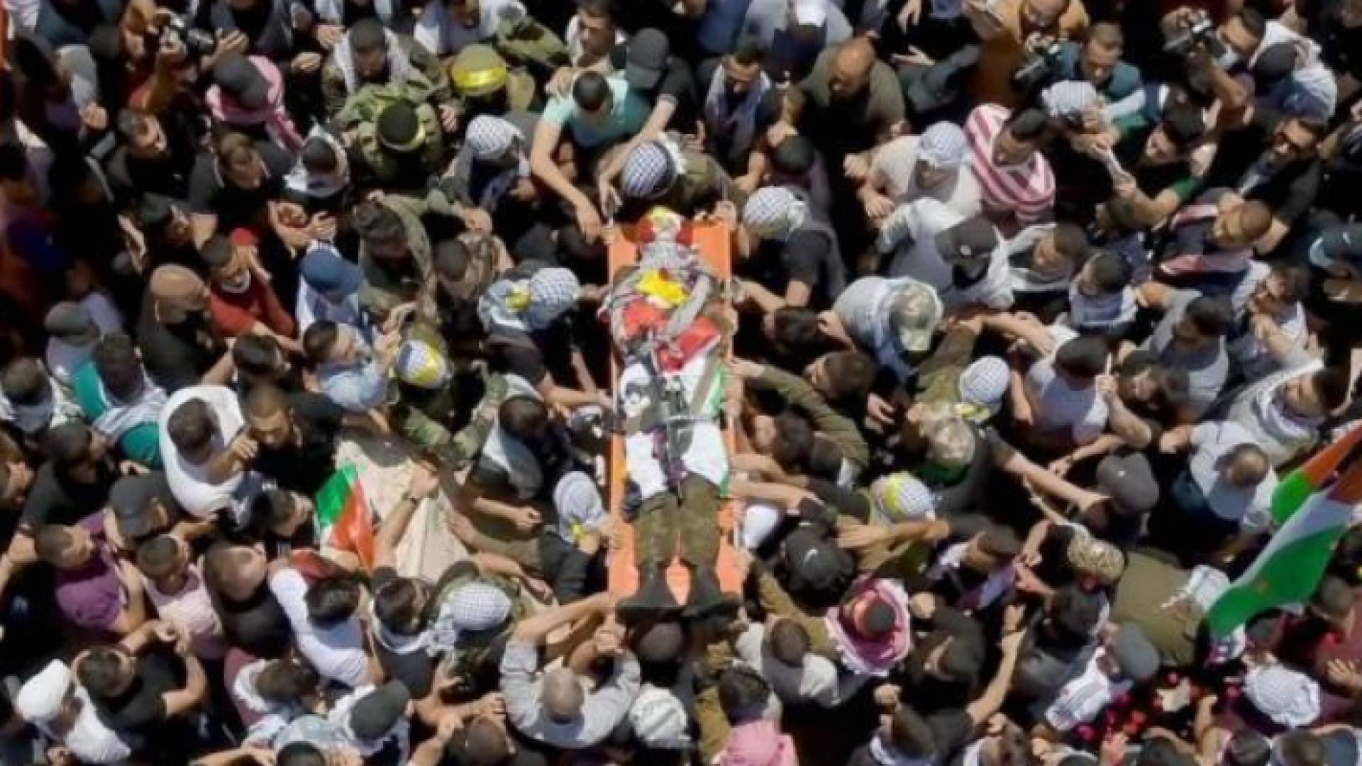 رام الله تشيع جثمان الشهيد موسى وشحة