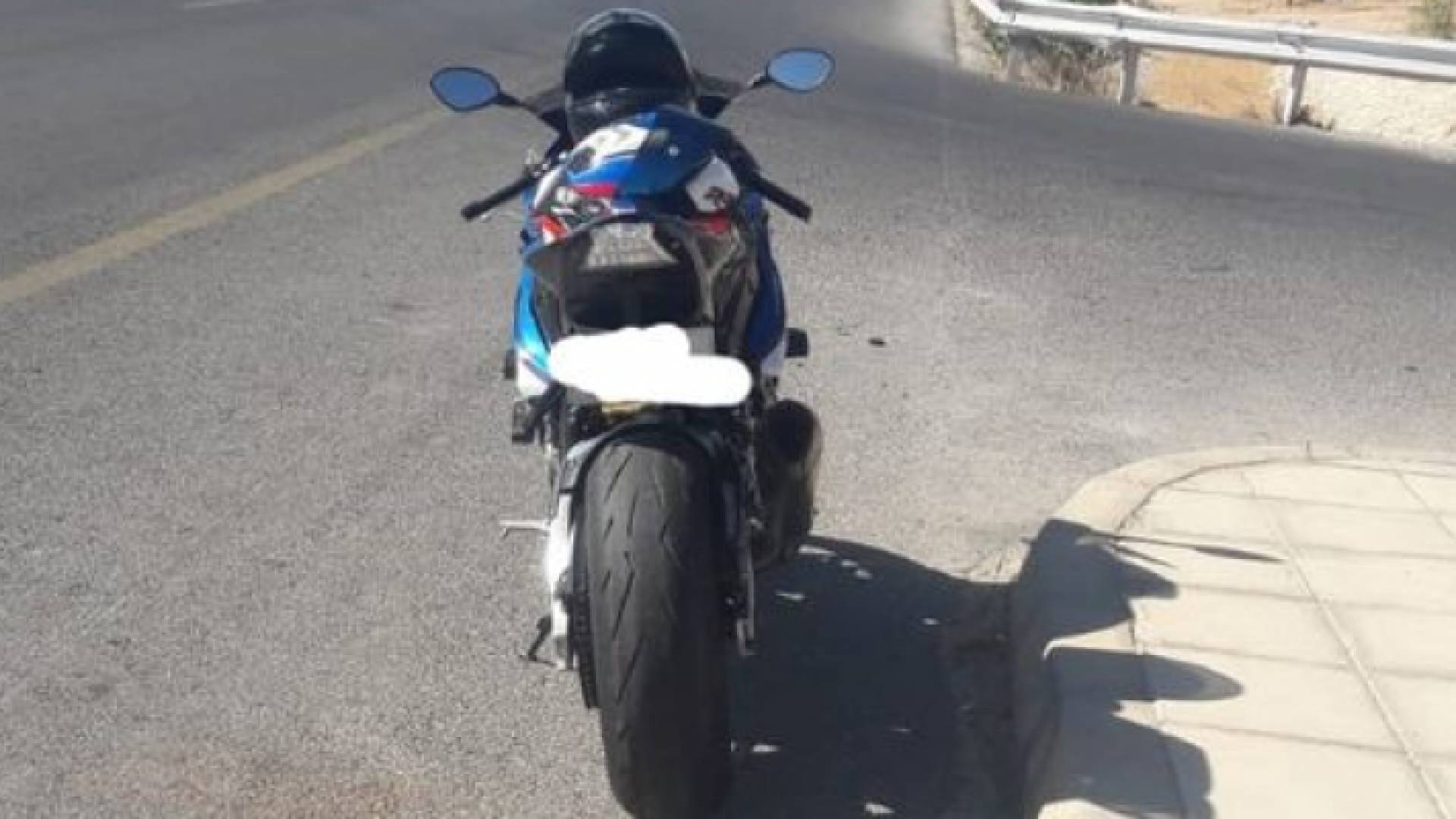 الدراجة النارية التي ارتكبت المخالفة