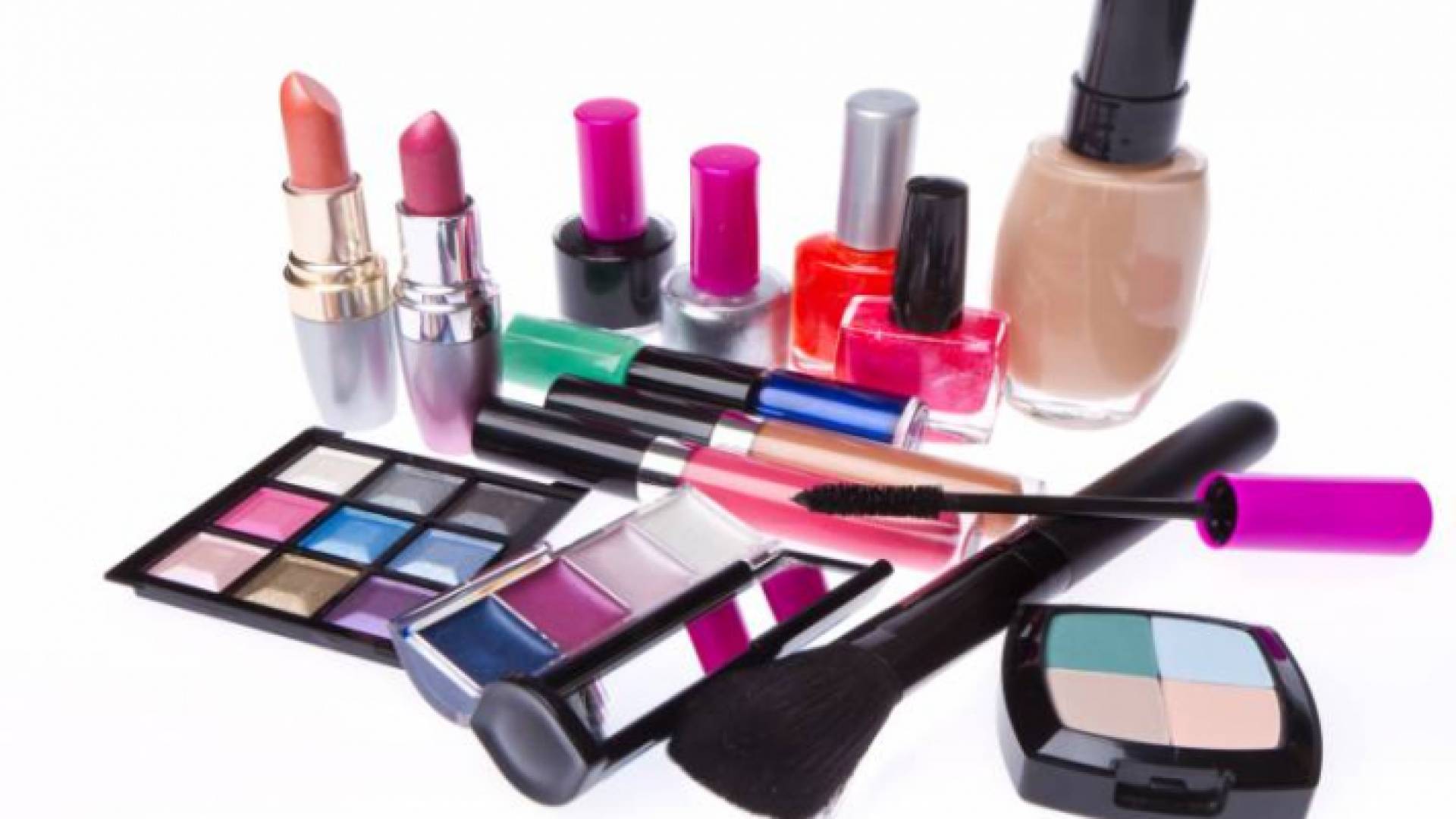 الاسكندرية.. ضبط 57 طن مستحضرات تجميل منتهية الصلاحية