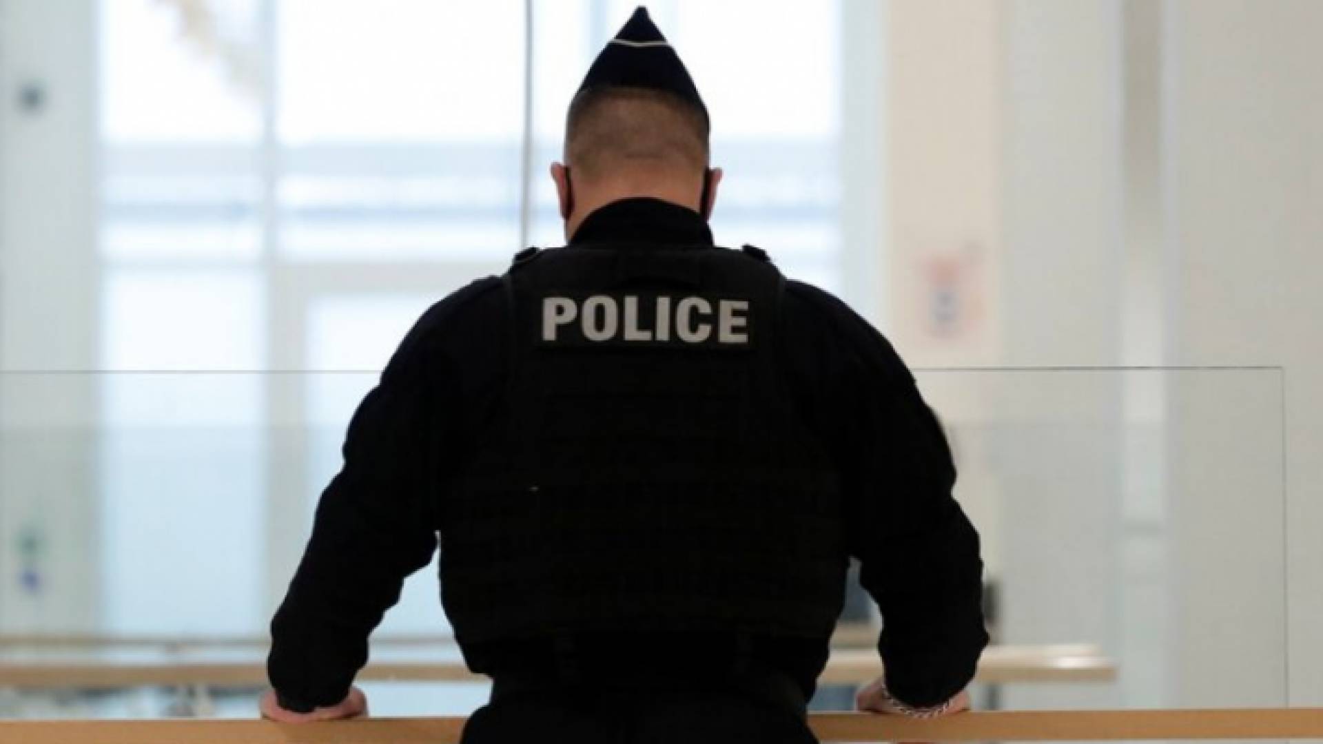 عنصر من الشرطة الفرنسية