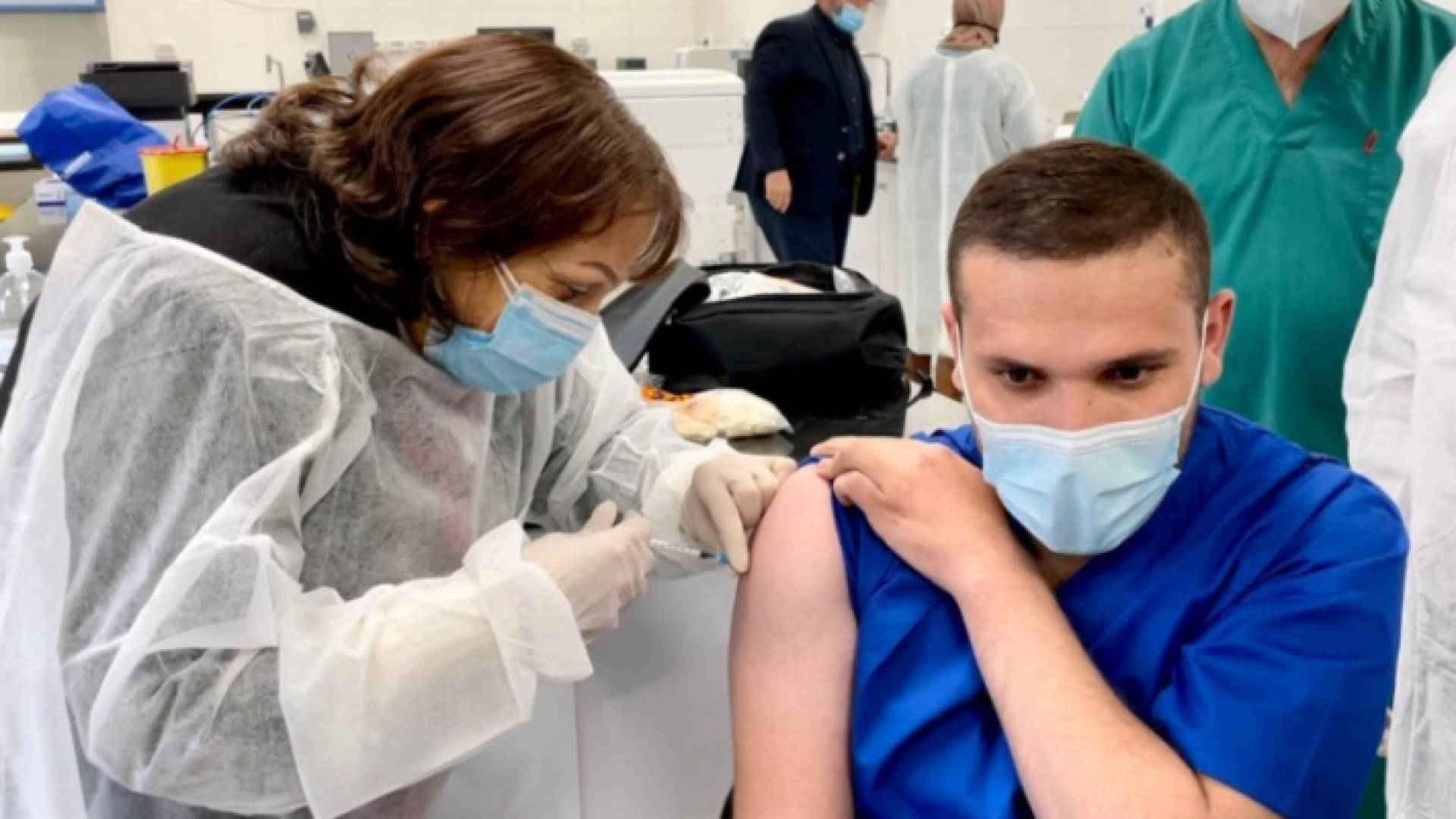 مئات الآلاف حصلوا على لقاح كورونا في الأراضي الفلسطينية