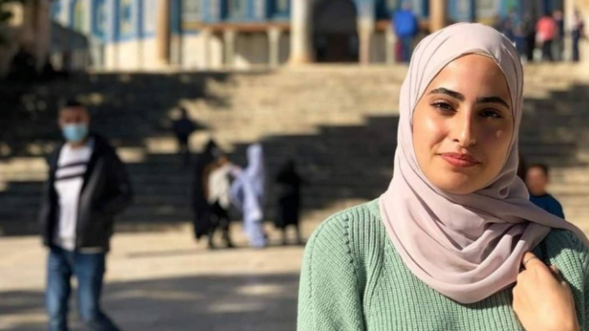 الناشطة الفلسطينية منى الكرد