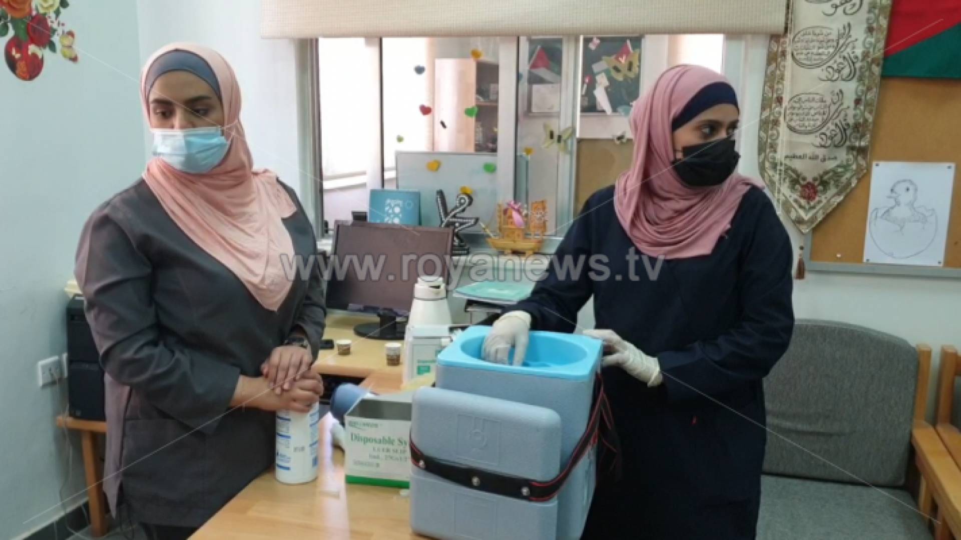 من أحد مراكز التطعيم في محافظة العقبة