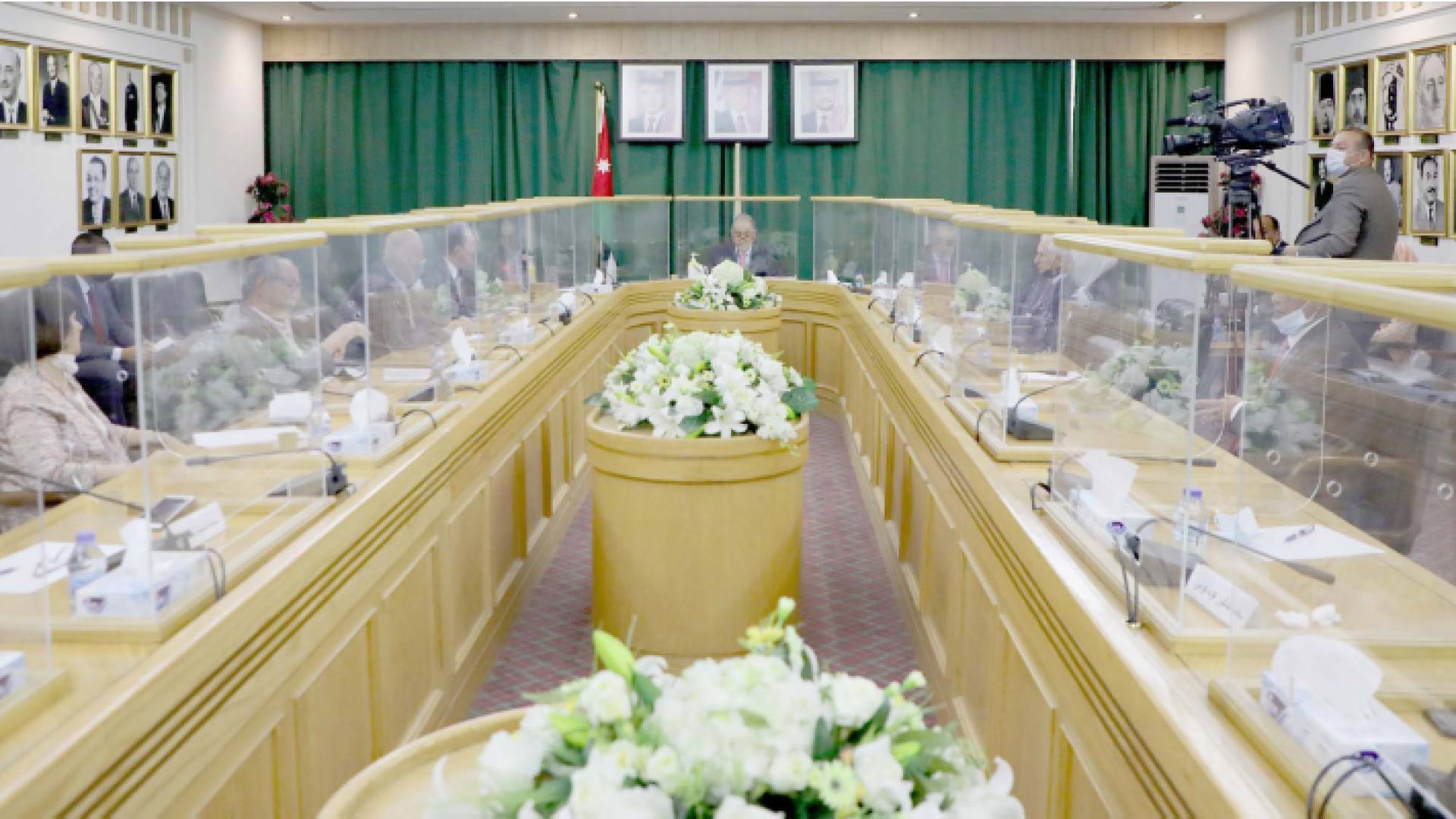 لجنة الصحة في مجلس الأعيات تلتقي وزير الصحة الدكتور فراس الهواري والأمين العام للوزارة الدكتور محمود زريقات