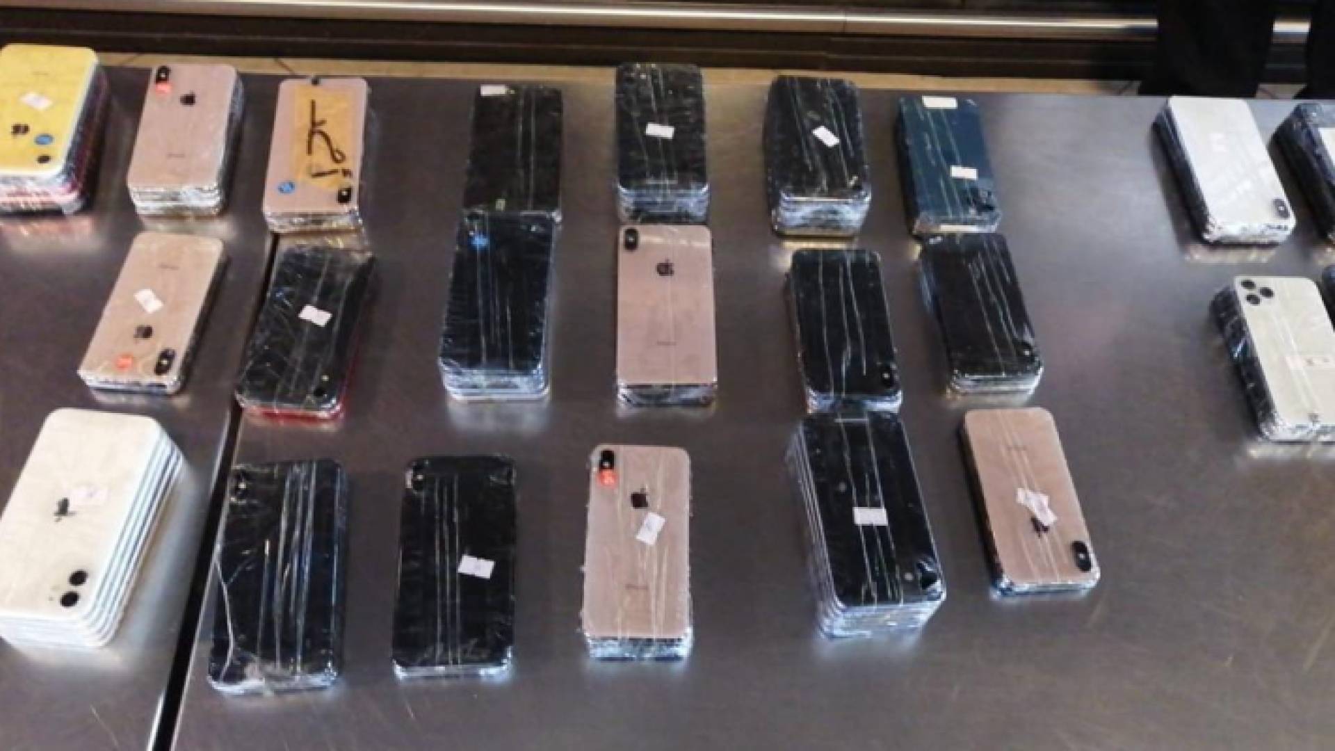 احباط تهريب 201 جاهز خلوي