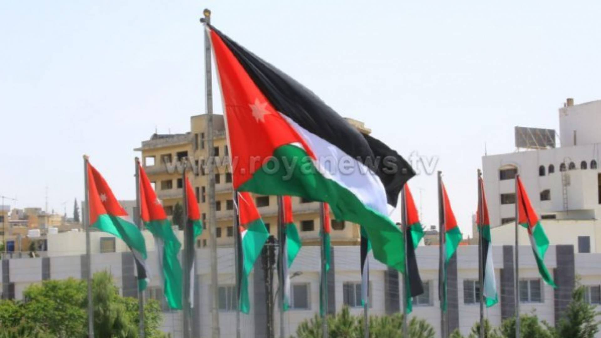 فعاليات شعبية ورسمية ترفض العبث بالأمن الوطني والسلم المجتمعي