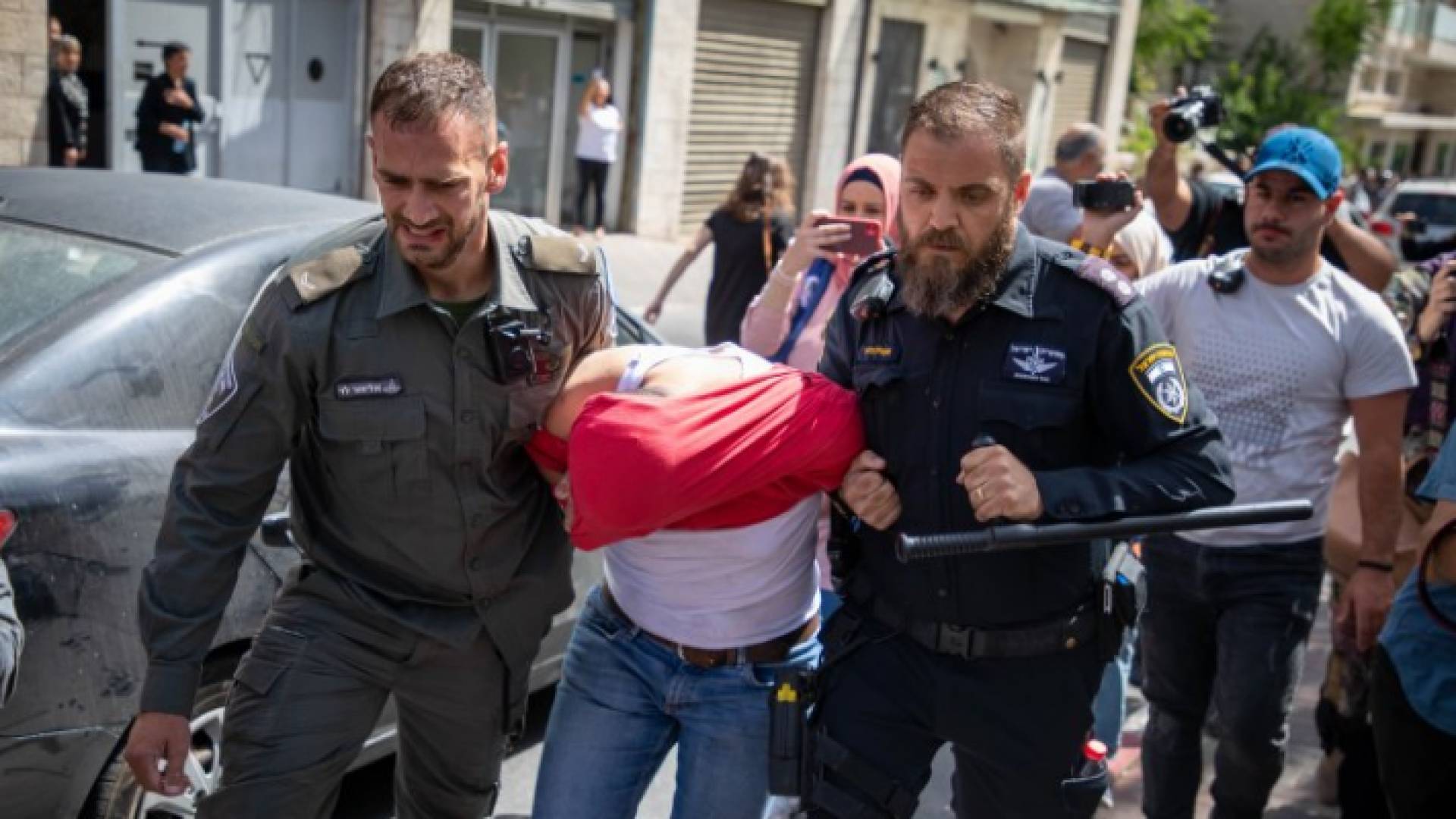 شرطة الاحتلال الإسرائيلية تشن حملة اعتقالات عند باب العامود في القدس المحتلة - الصورة ارشيفية